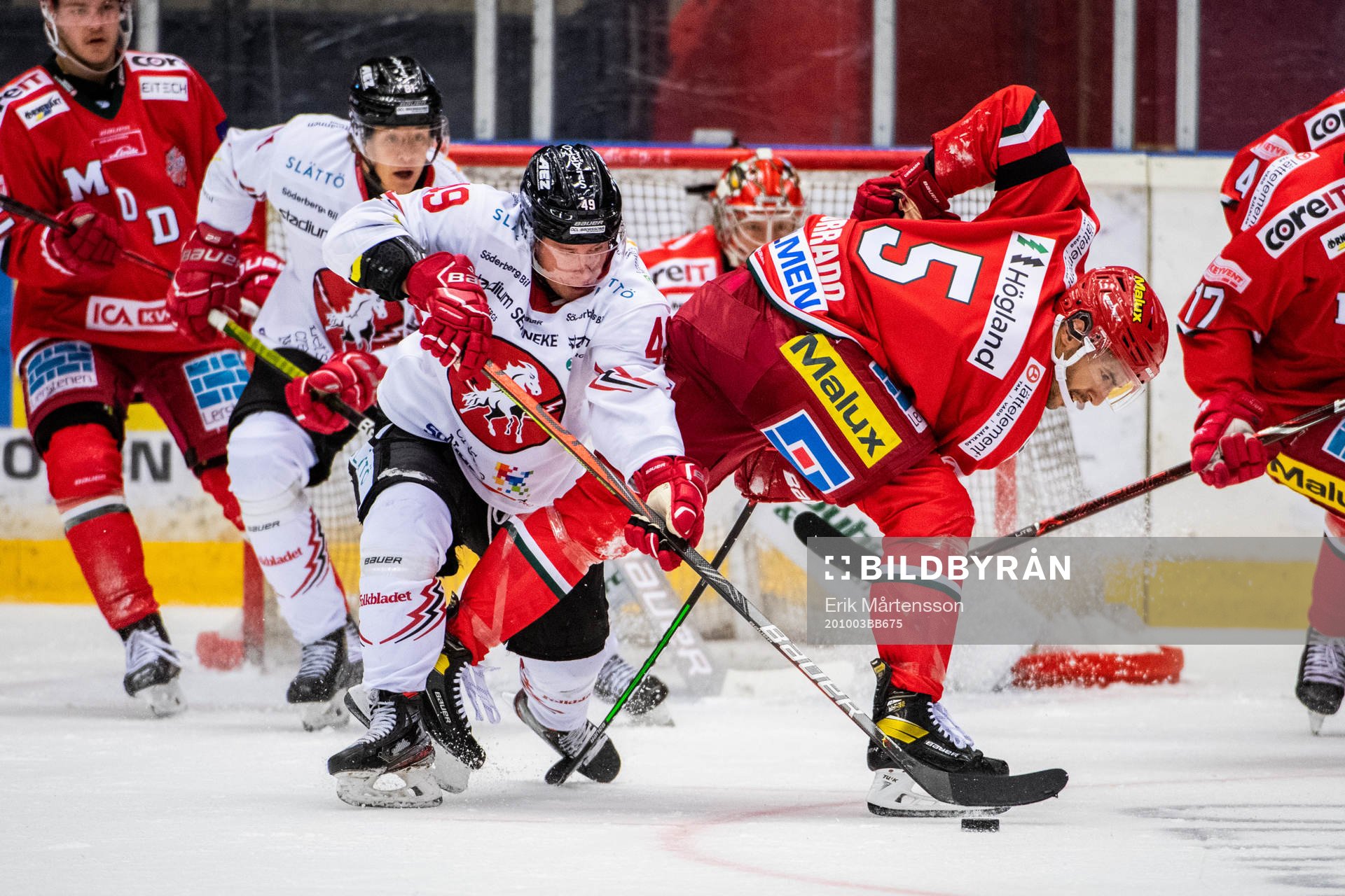 Vita Hästens Filip Cruseman och Modos Frank Corrado