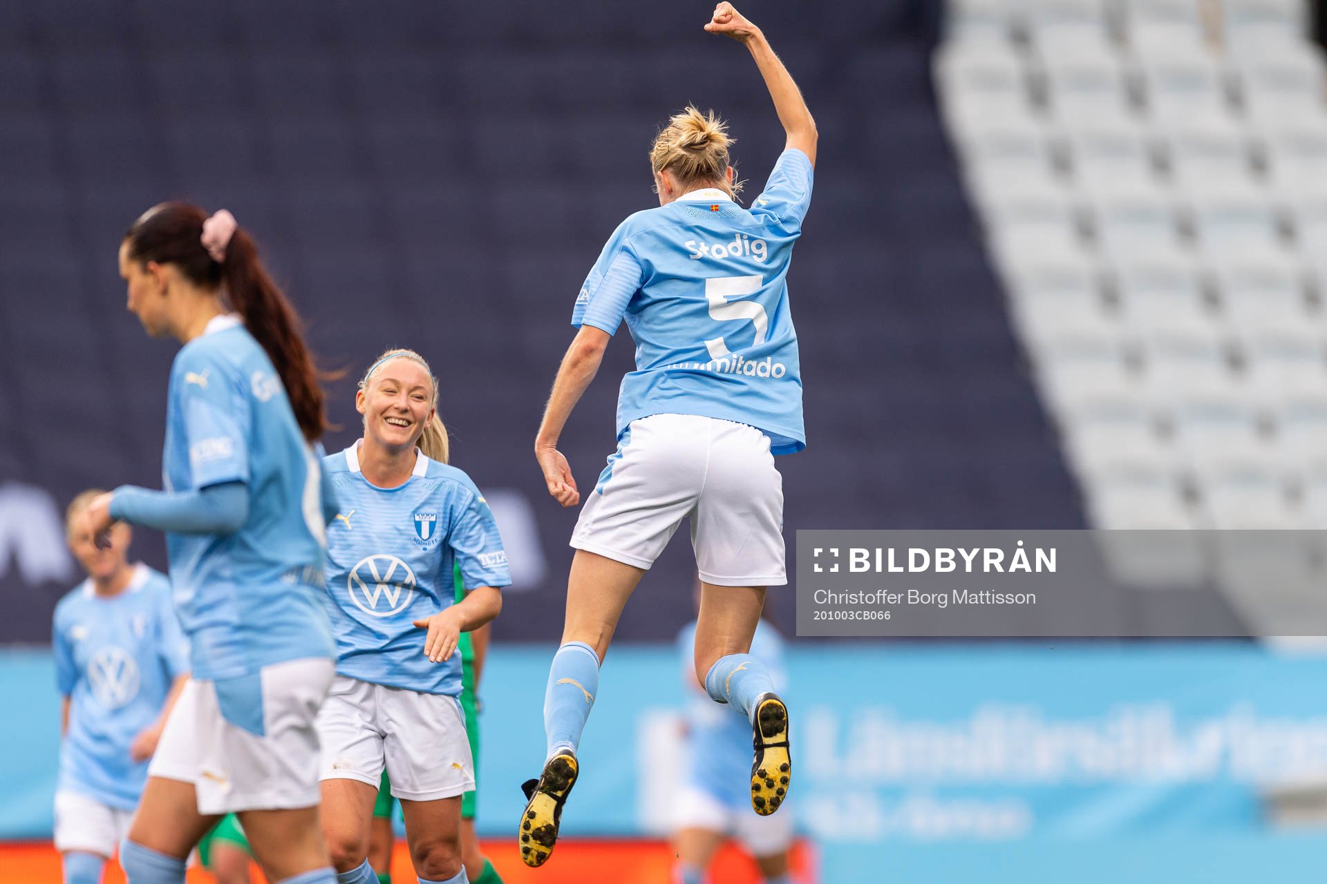 Malmö FFs Stina Stadig jublar
