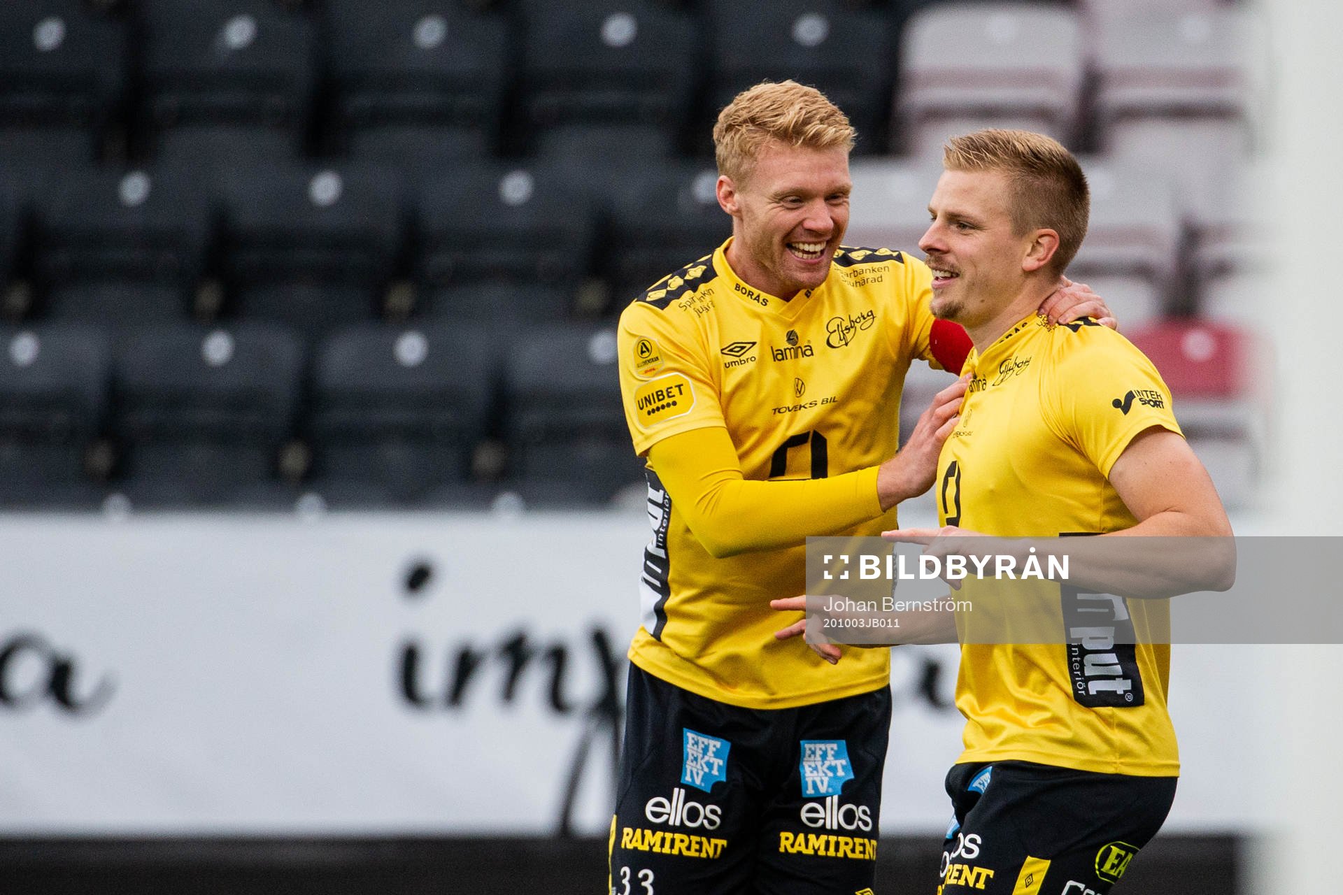 Elfsborgs Per Frick jublar med Sivert Heltne Nilsen