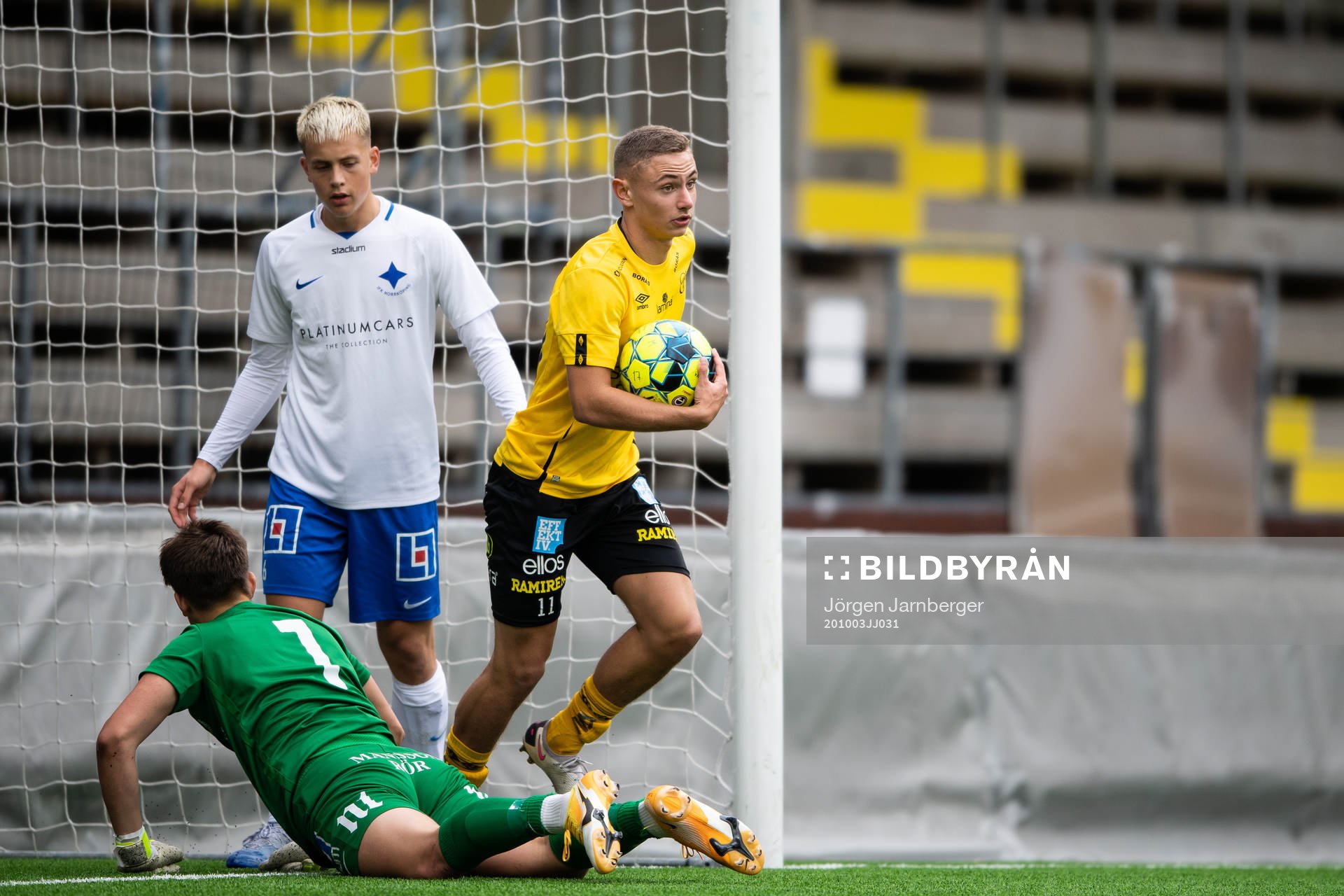 Elfsborgs Theo Lind jublar
