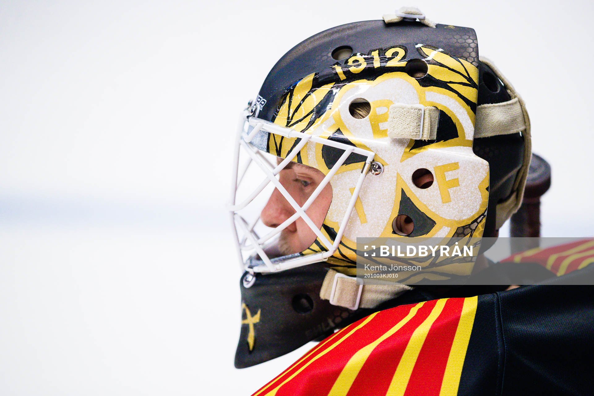 Brynäs målvakt Viktor Andrén hjälm