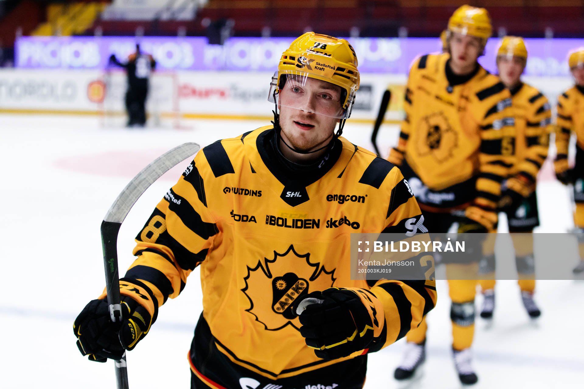 Skellefteås Jesper Frödén jublar