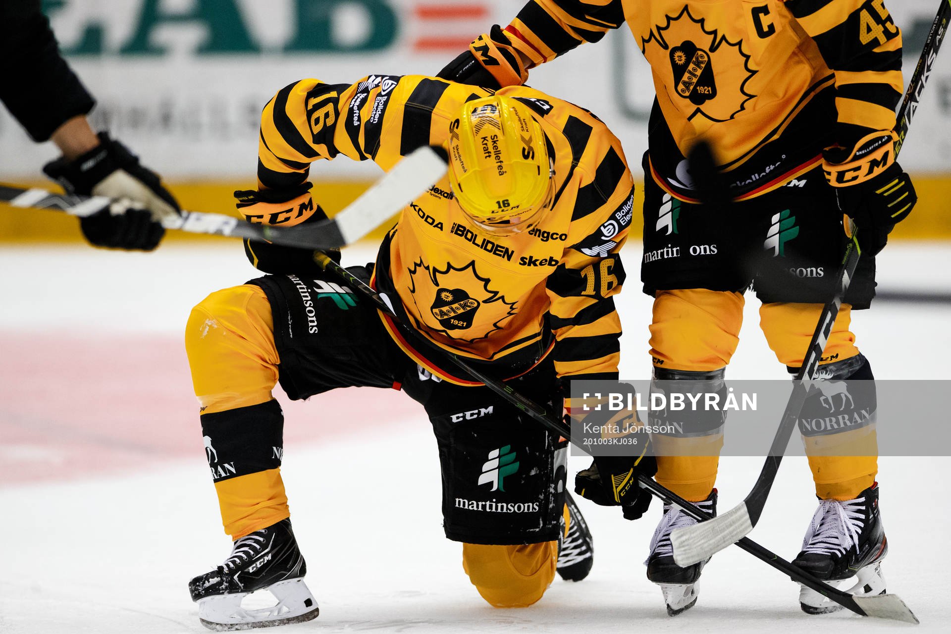 Skellefteås Linus Lindström har ont