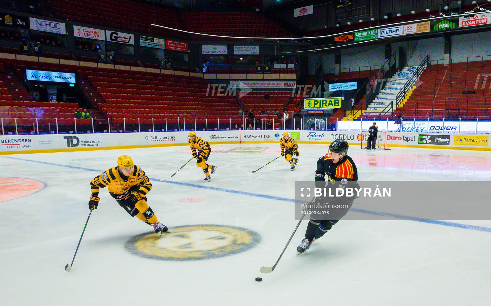 Monitor ERP Arena med tomma läktare med Skellefteås