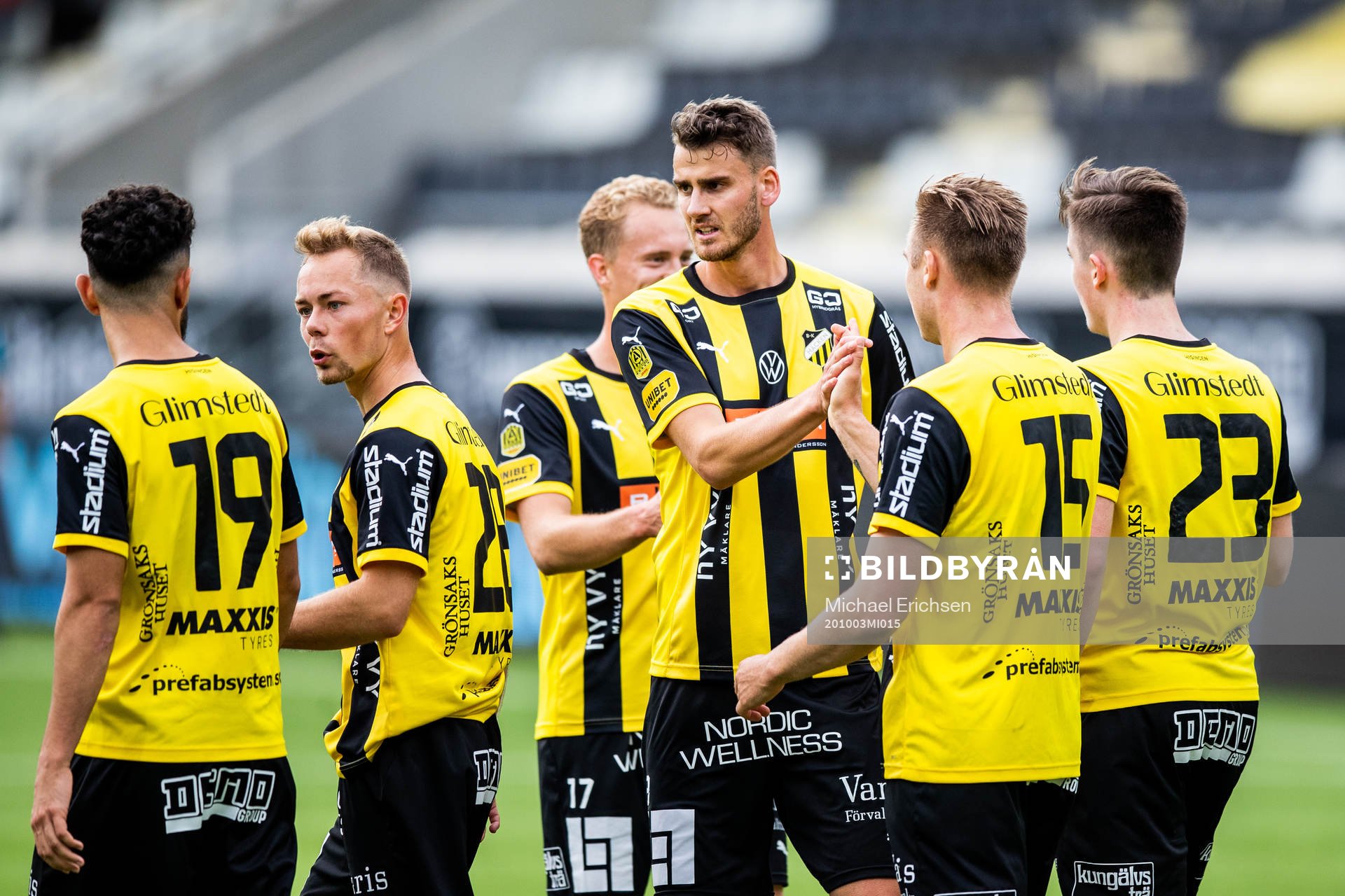 Häckens spelare jublar
