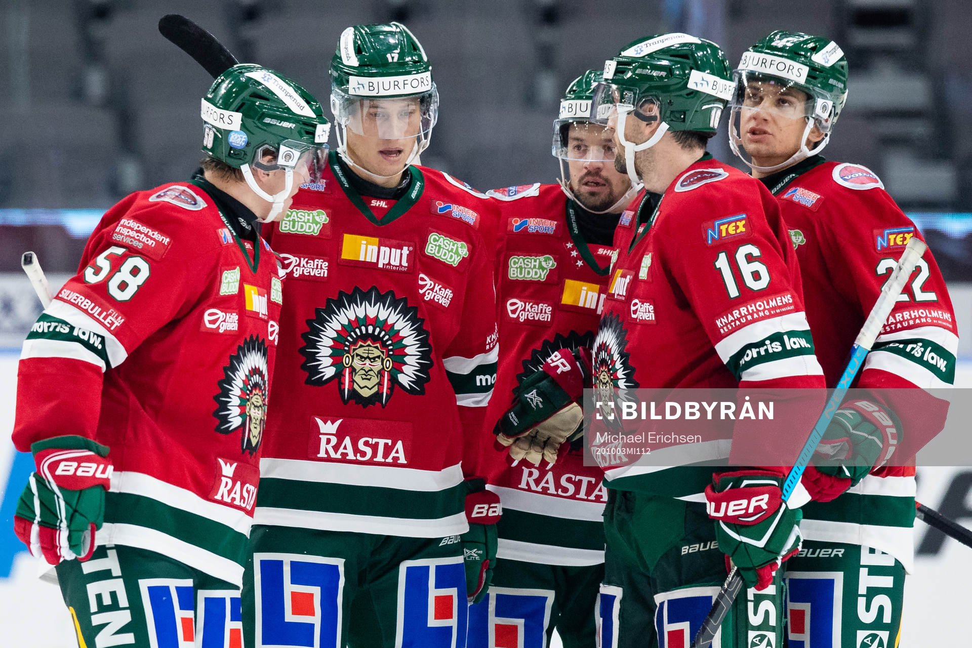 Frölundas Robin Alvarez jublar med lagkamrater