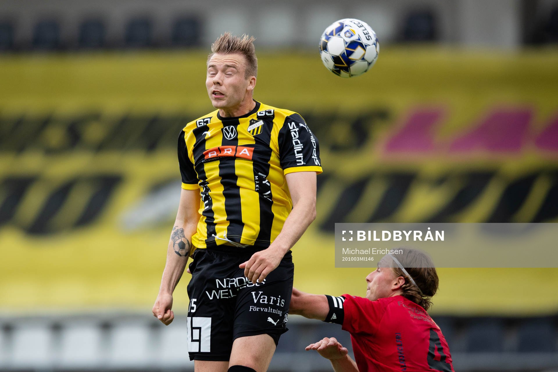 Häckens Alexander Söderlund nickar