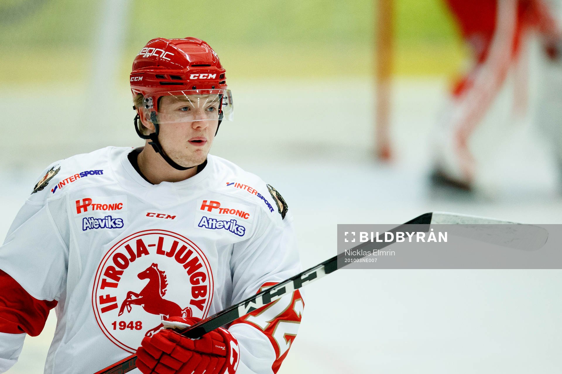 Troja Ljungbys Jesper Emanuelsson införishockey matchen