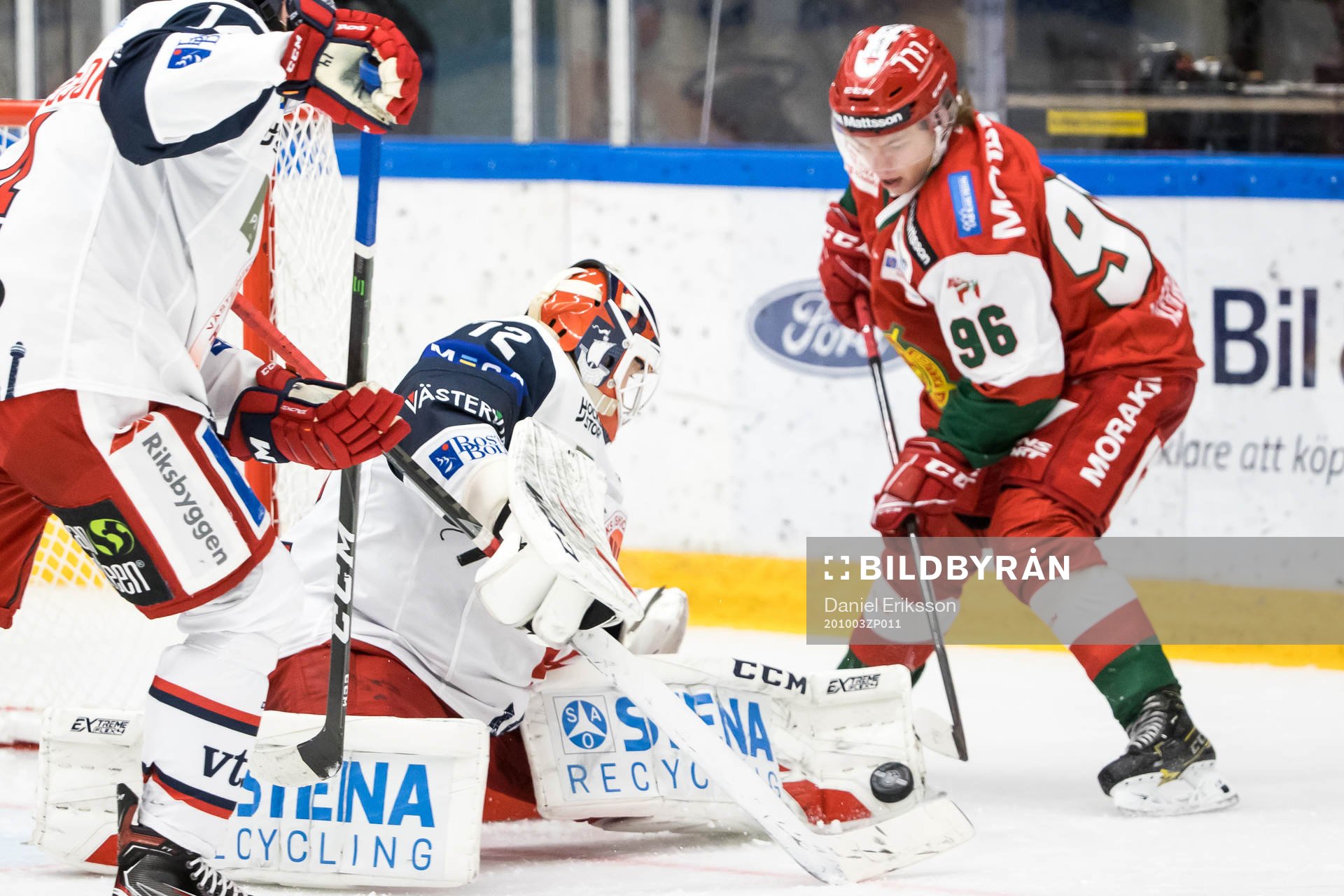 Västerviks målvakt Daniel Marmenlind och Moras Lukas