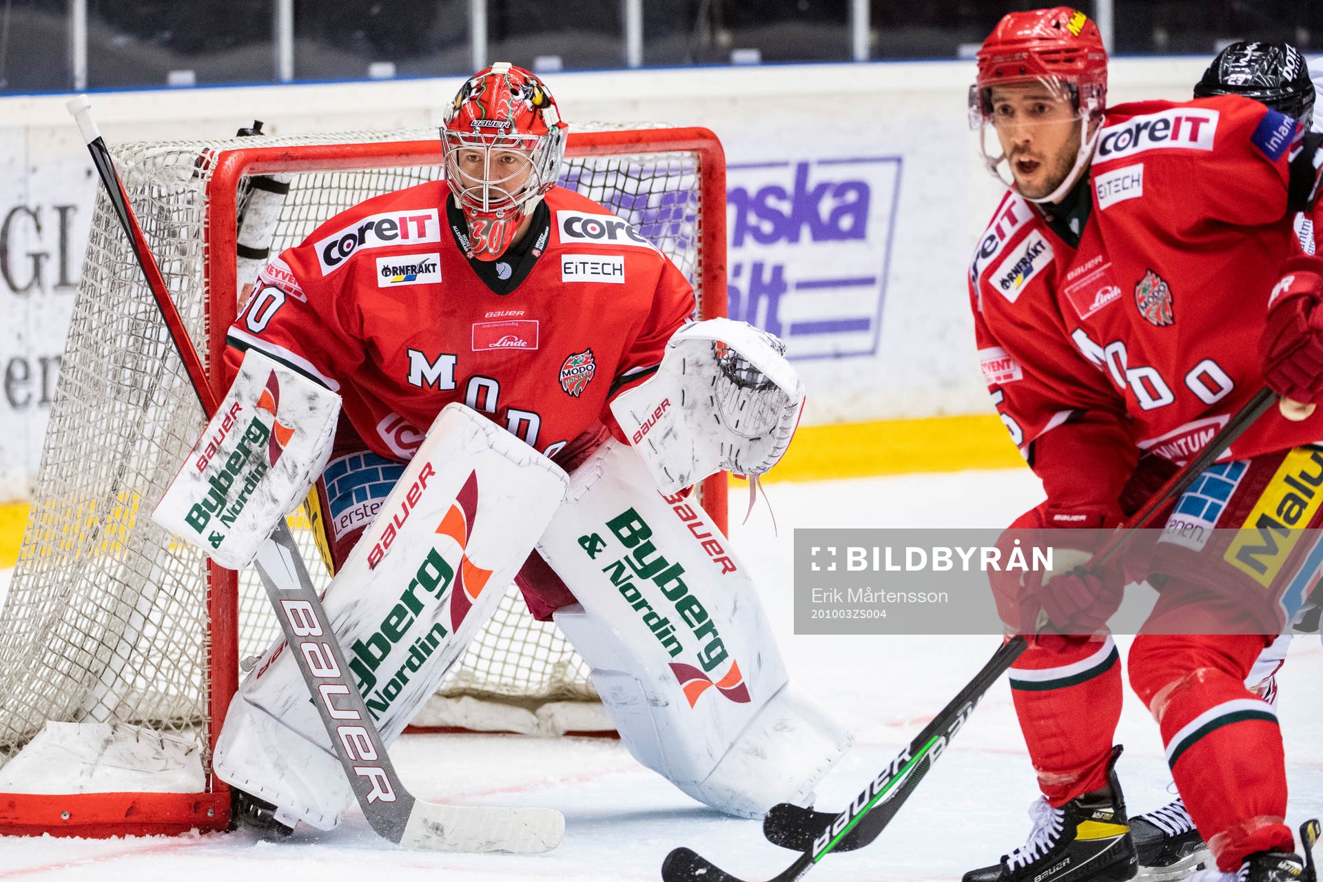 Modos målvakt Anthony Peters och Frank Corrado