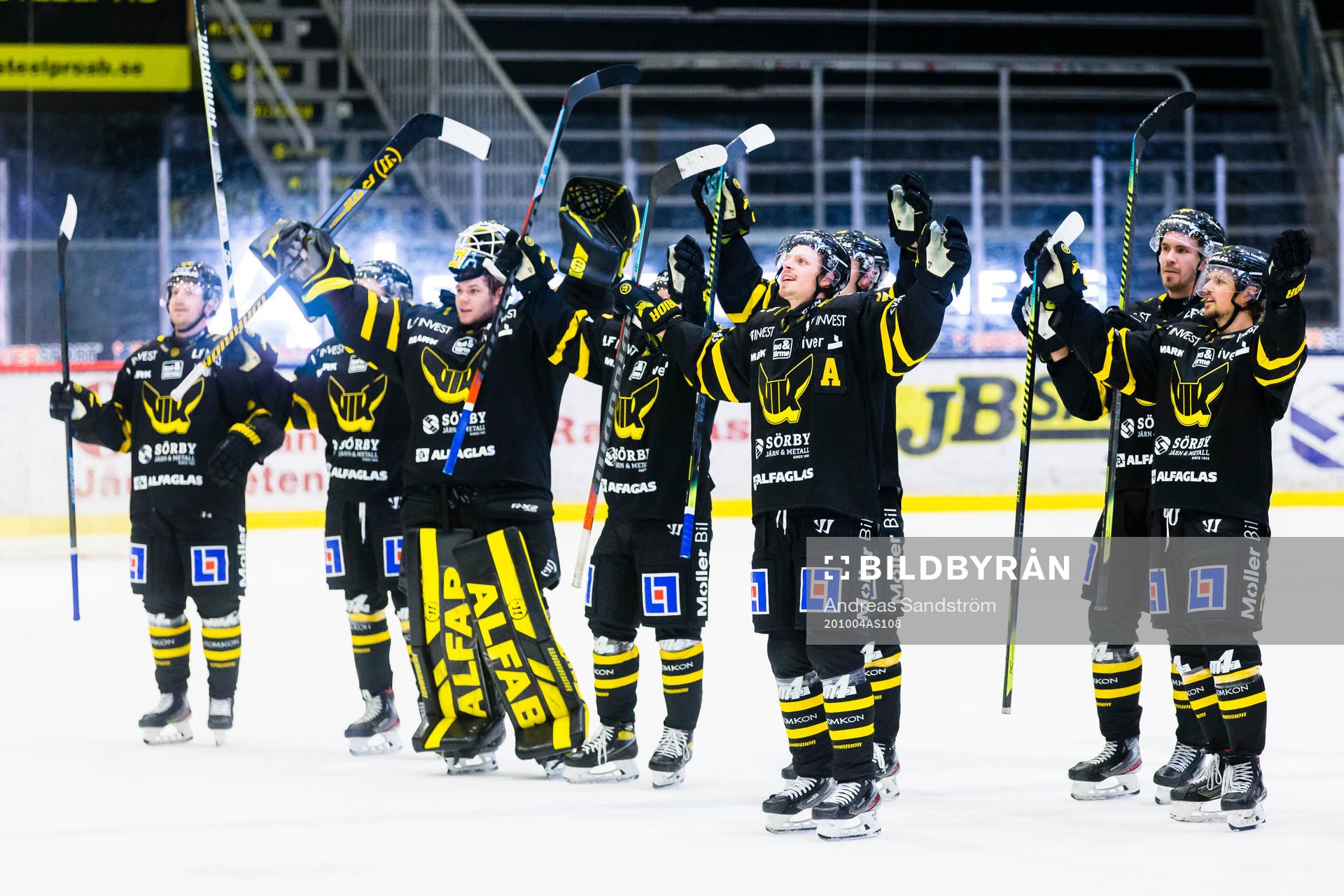 Västerås spelare tackar publiken