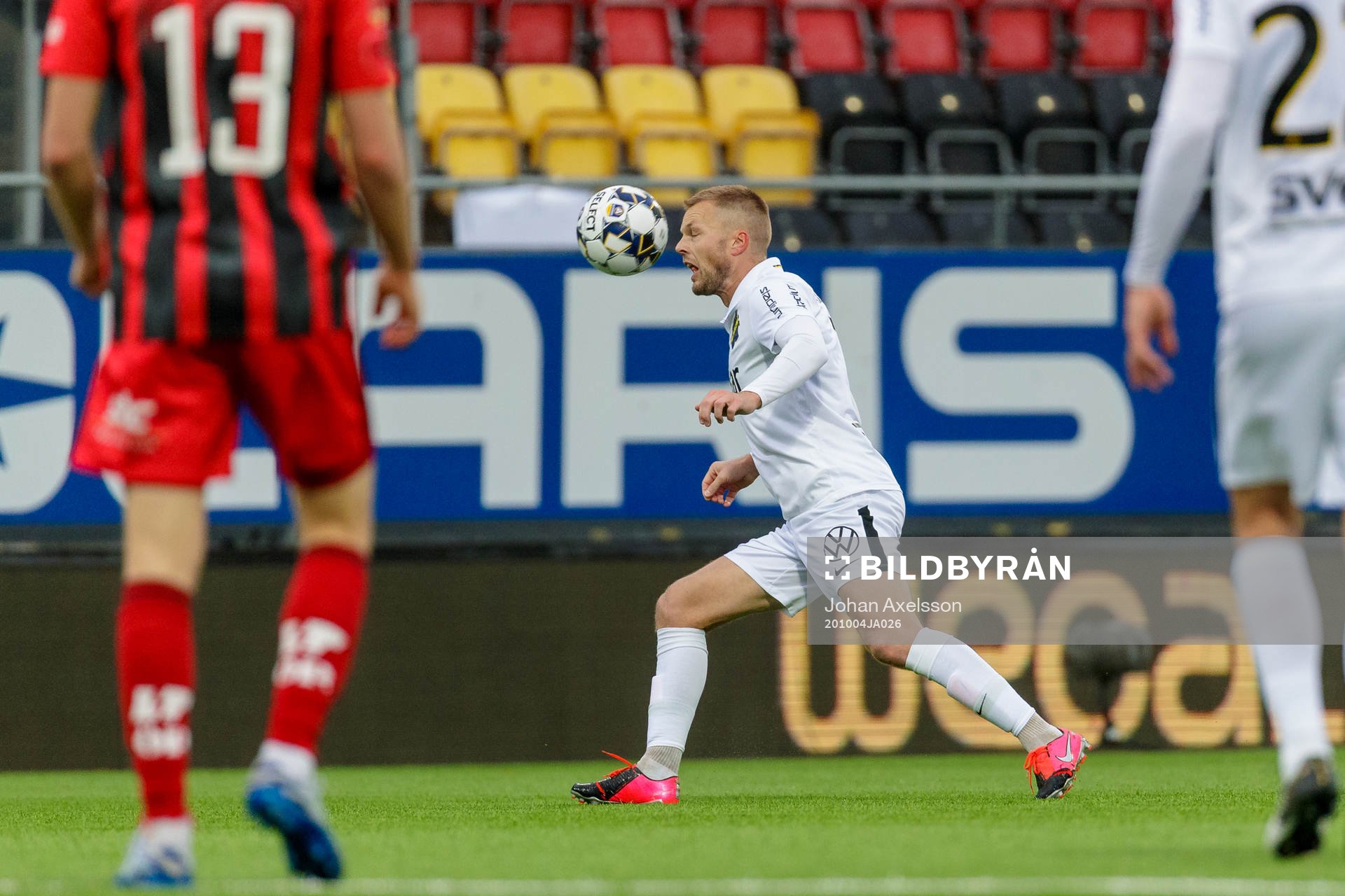 s Sebastian Larsson
