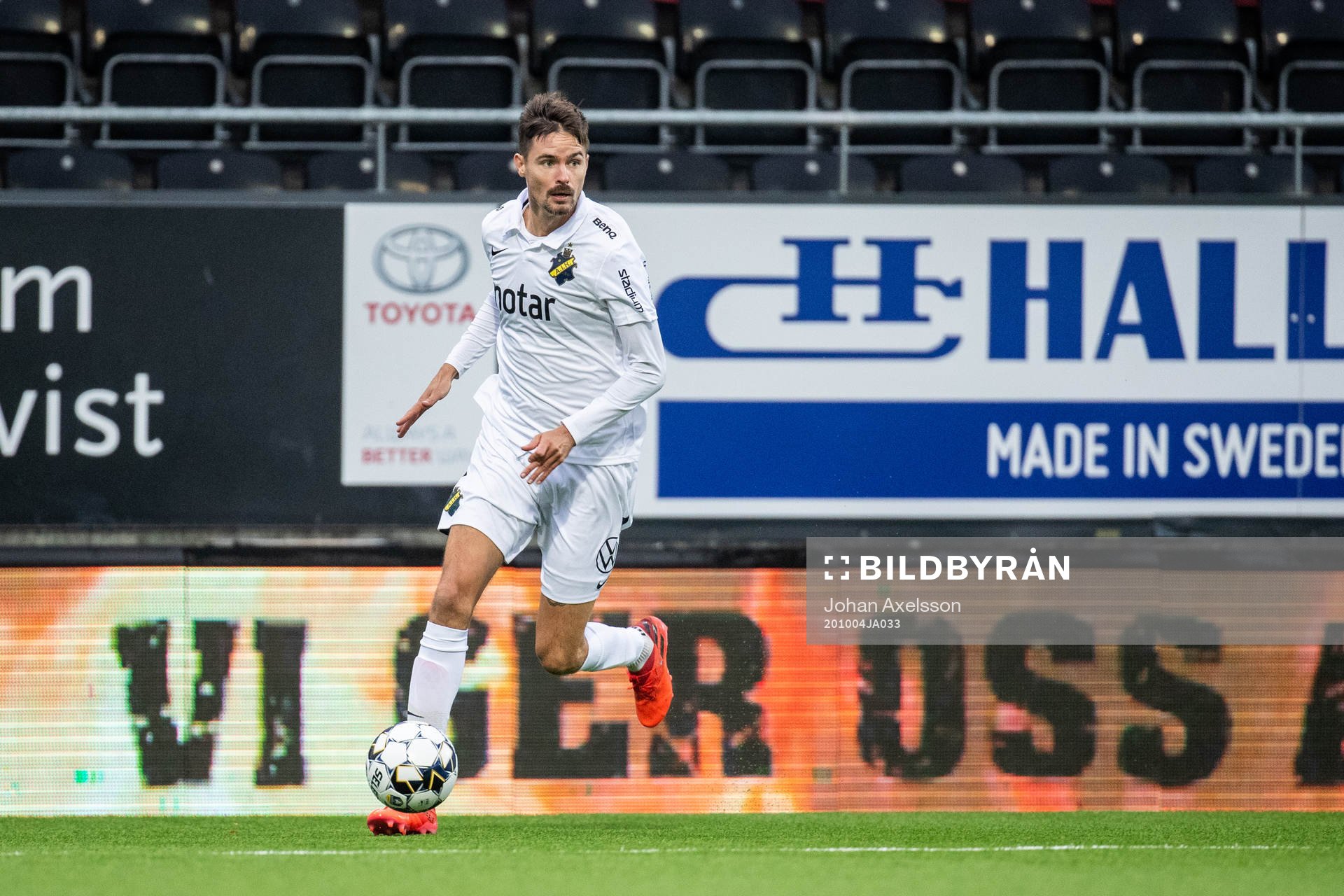 s Mikael Lustig