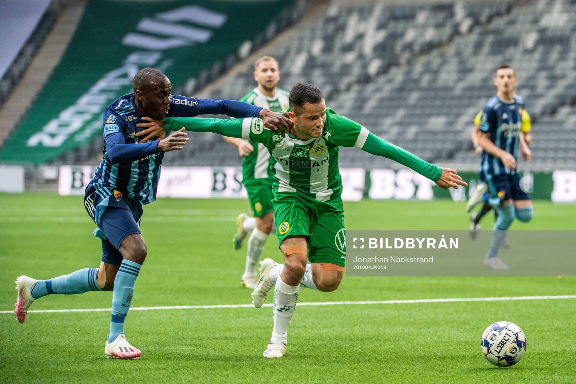 Djurgårdens Edward Chilufya och Hammarbys Mohanad Jeahze