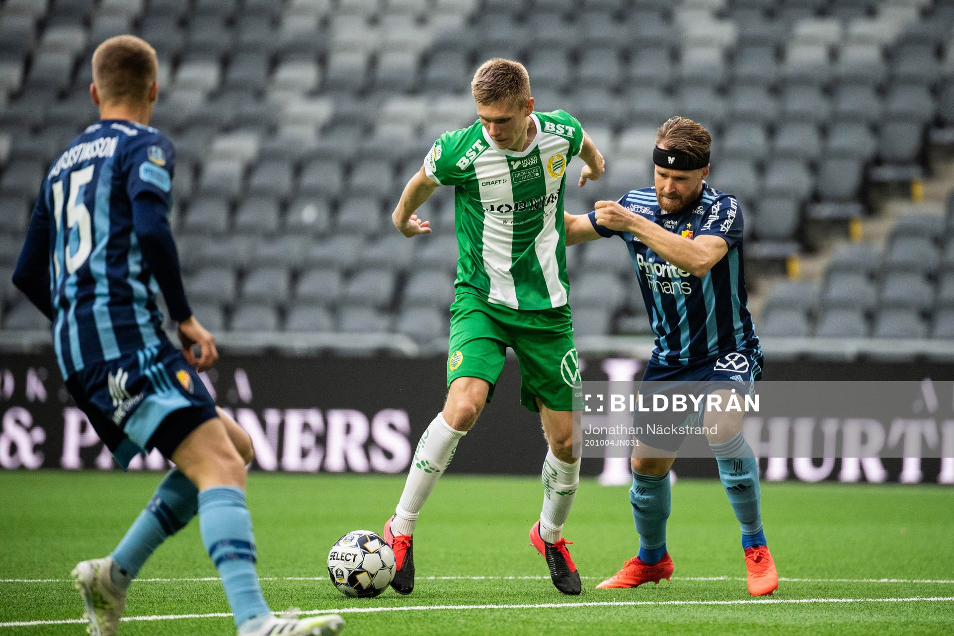 Hammarbys Aron Johansson och Djurgårdens Jacob Une Larsson