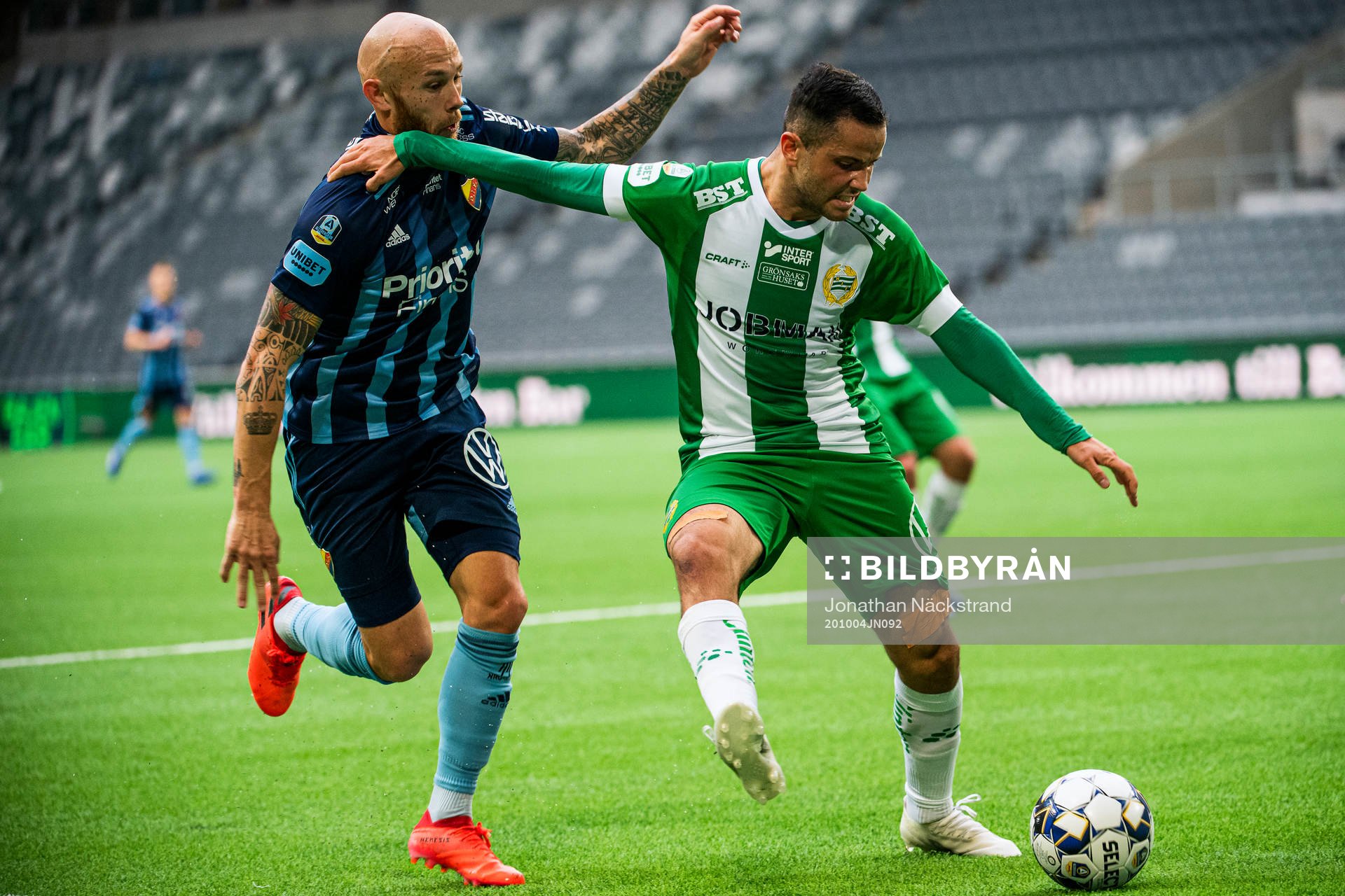 Djurgårdens Magnus Eriksson och Hammarbys Mohanad Jeahze