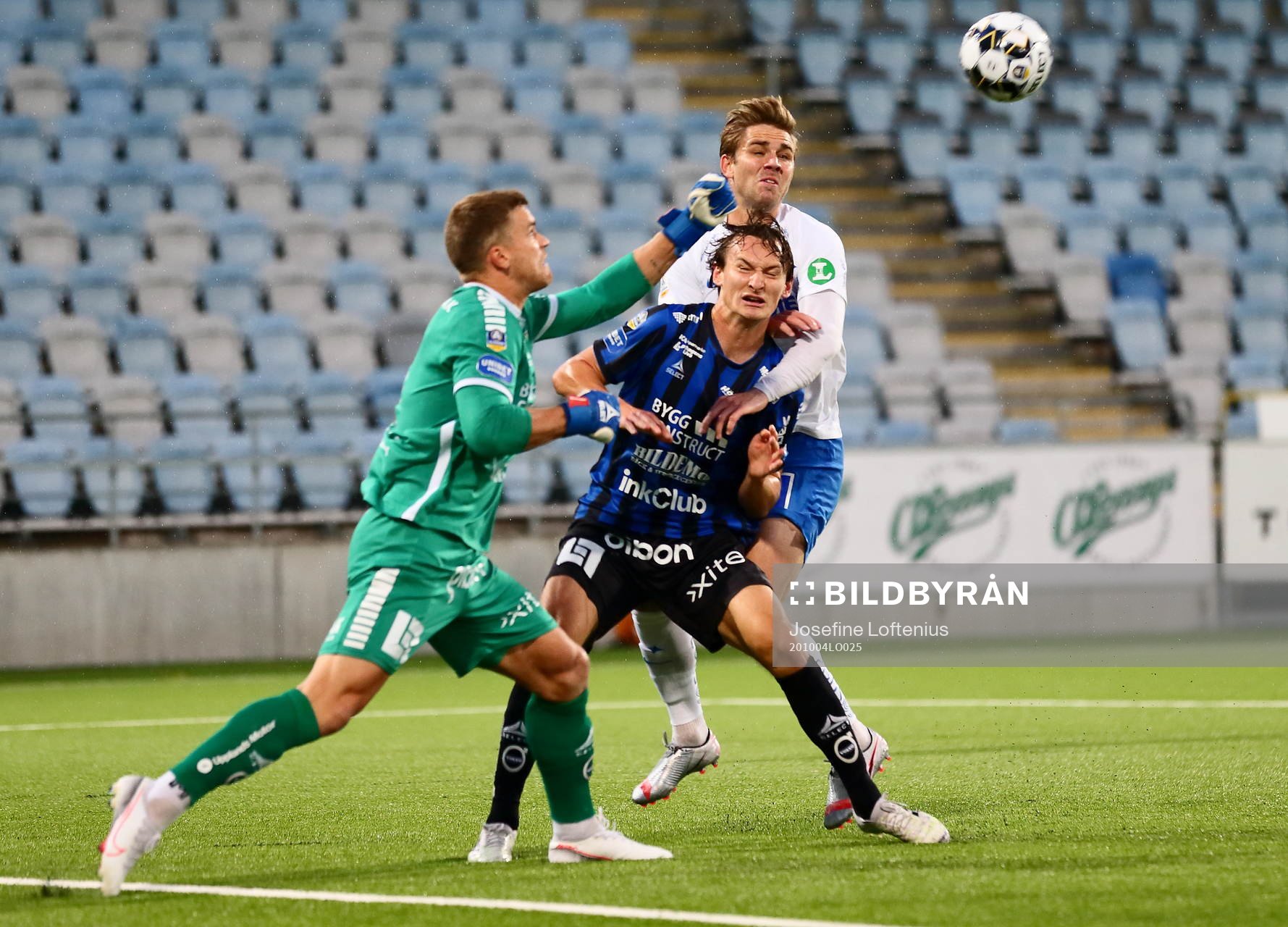 Sirius Hjalmar Ekdal, målvakt Lukas Jonsson och IFK
