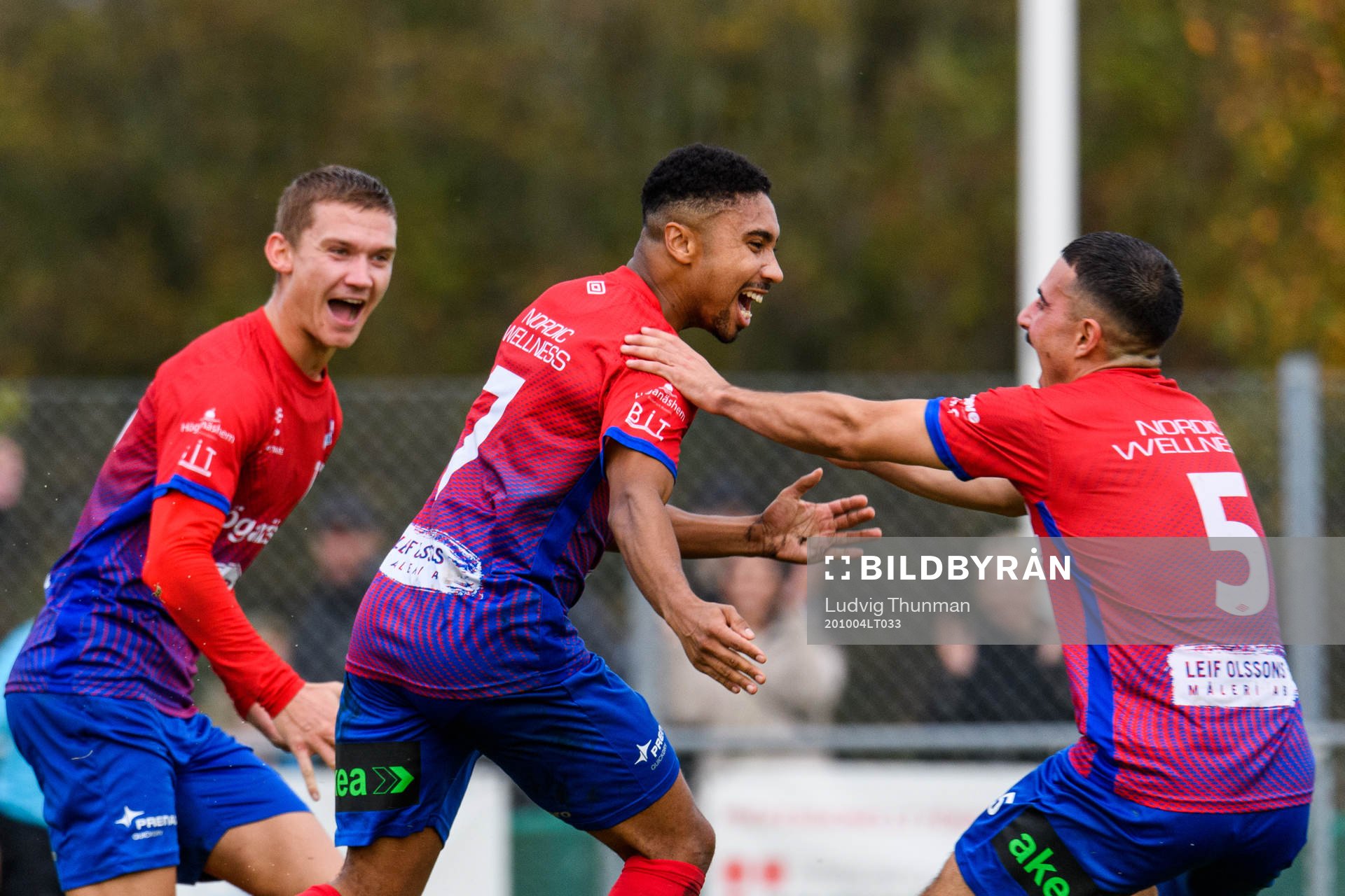 Höganäs Michael Babie jublar med Hugo Bogren och Berkman