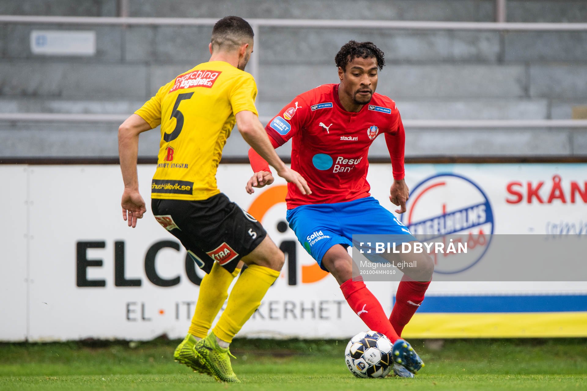 Mjällbys Kadir Hodzic och Helsingborgs Joseph Ceesay