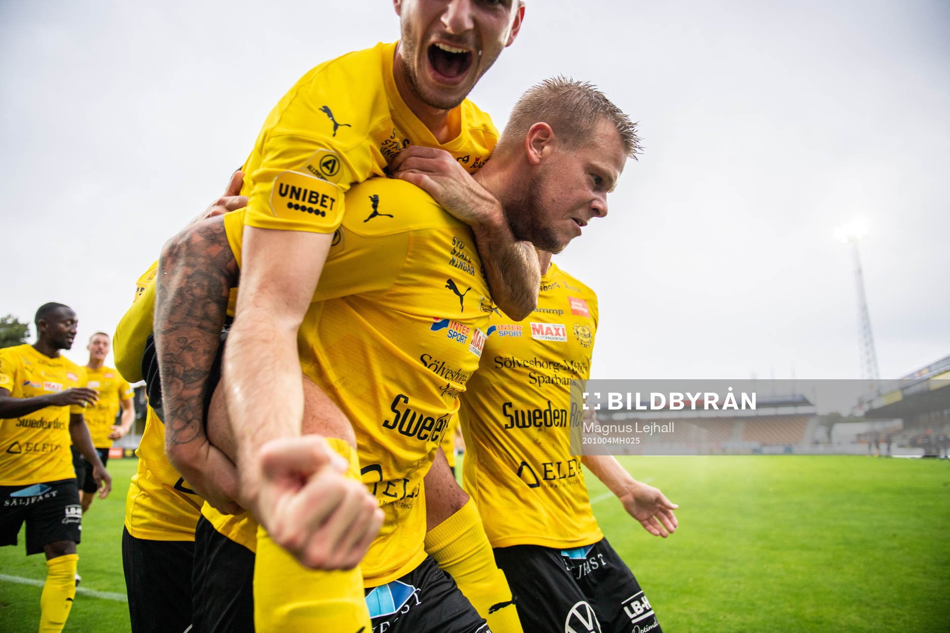 Mjällbys David Löfquist jublar