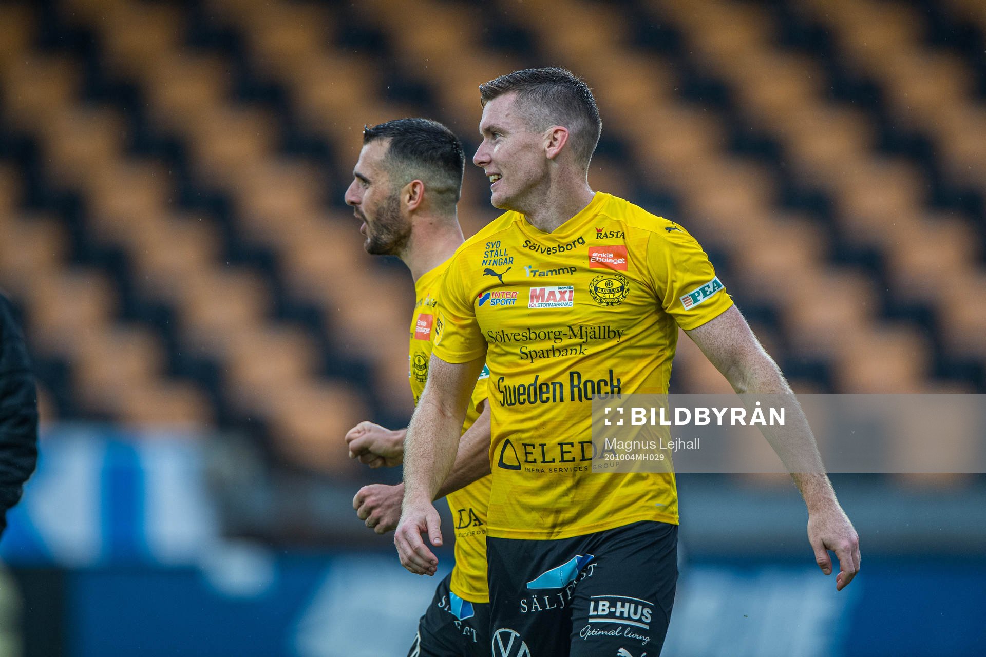 Mjällbys Viktor Agardius jublar