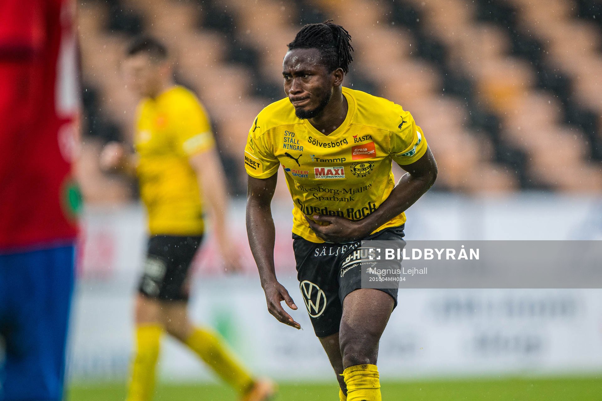 Mjällbys Mamudo Moro   har ont