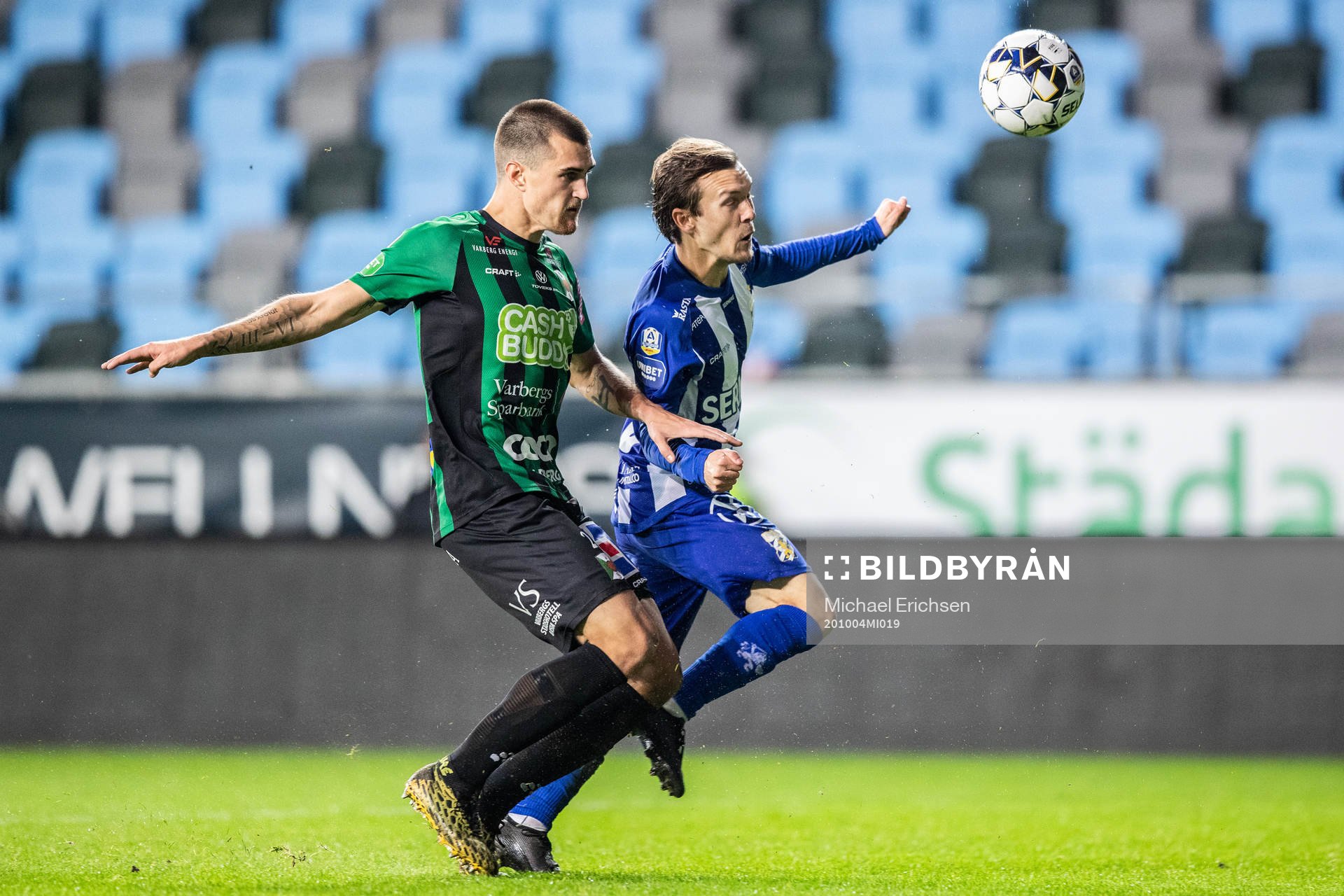 Varbergs Jon Birkfeldt och IFK Göteborg Patrik Karlsson
