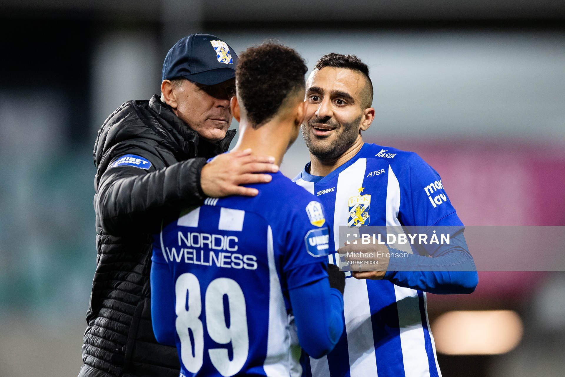 IFK Göteborg tränare Roland Nilsson lugnar ner Tobias