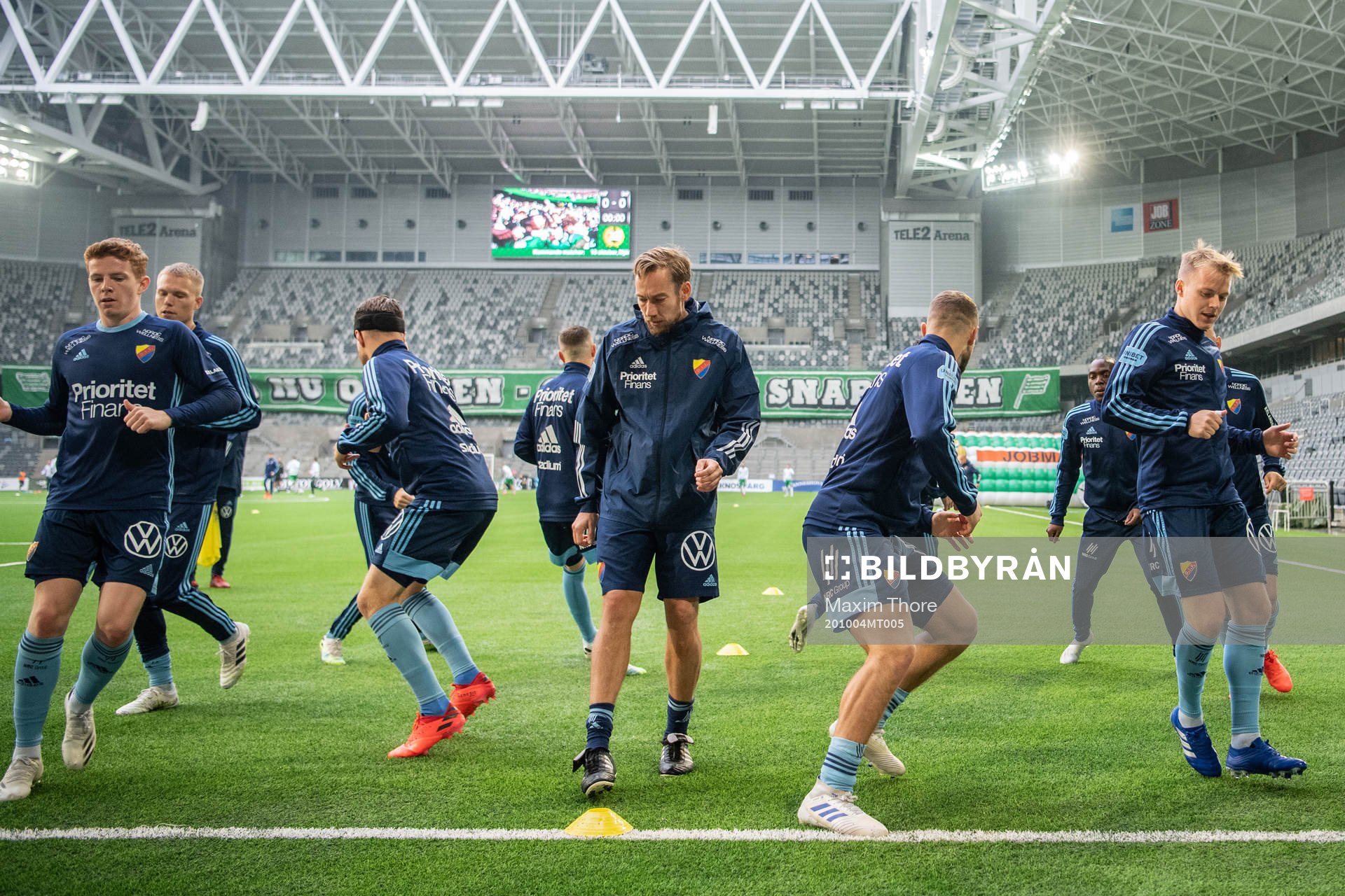 Djurgårdens spelare värmer upp
