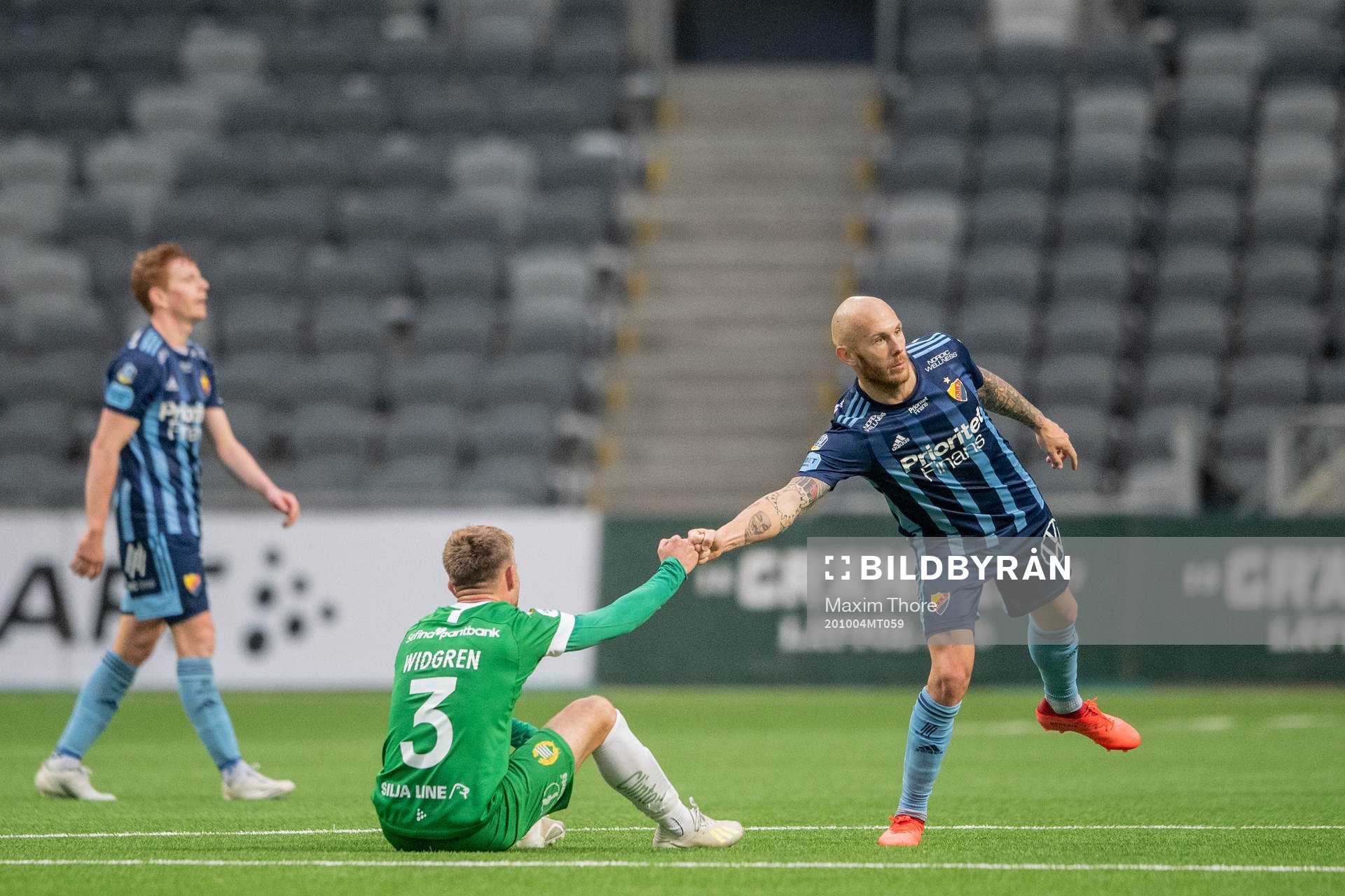 Hammarbys Dennis Widgren och Djurgårdens Magnus Eriksson