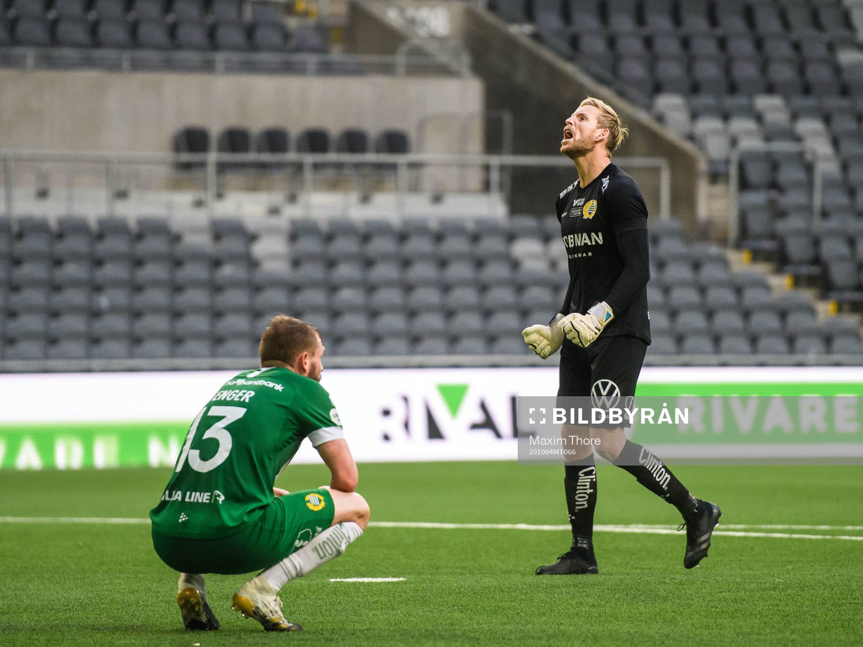 Hammarbys målvakt David Ousted deppar
