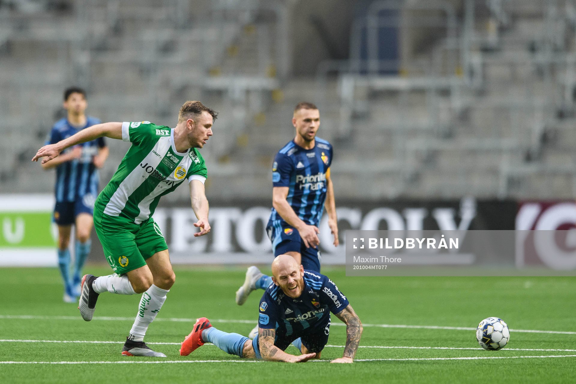 Hammarbys Richard Magyar och Djurgårdens Magnus Eriksson