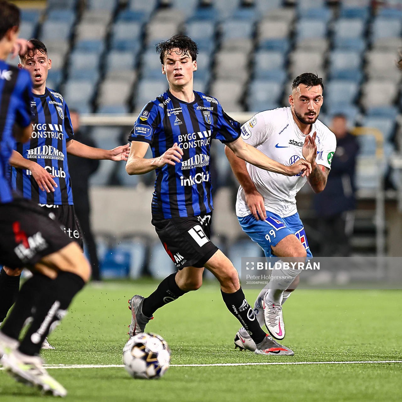 Sirius Jamie Roche och IFK Norrköpings Maic Sema