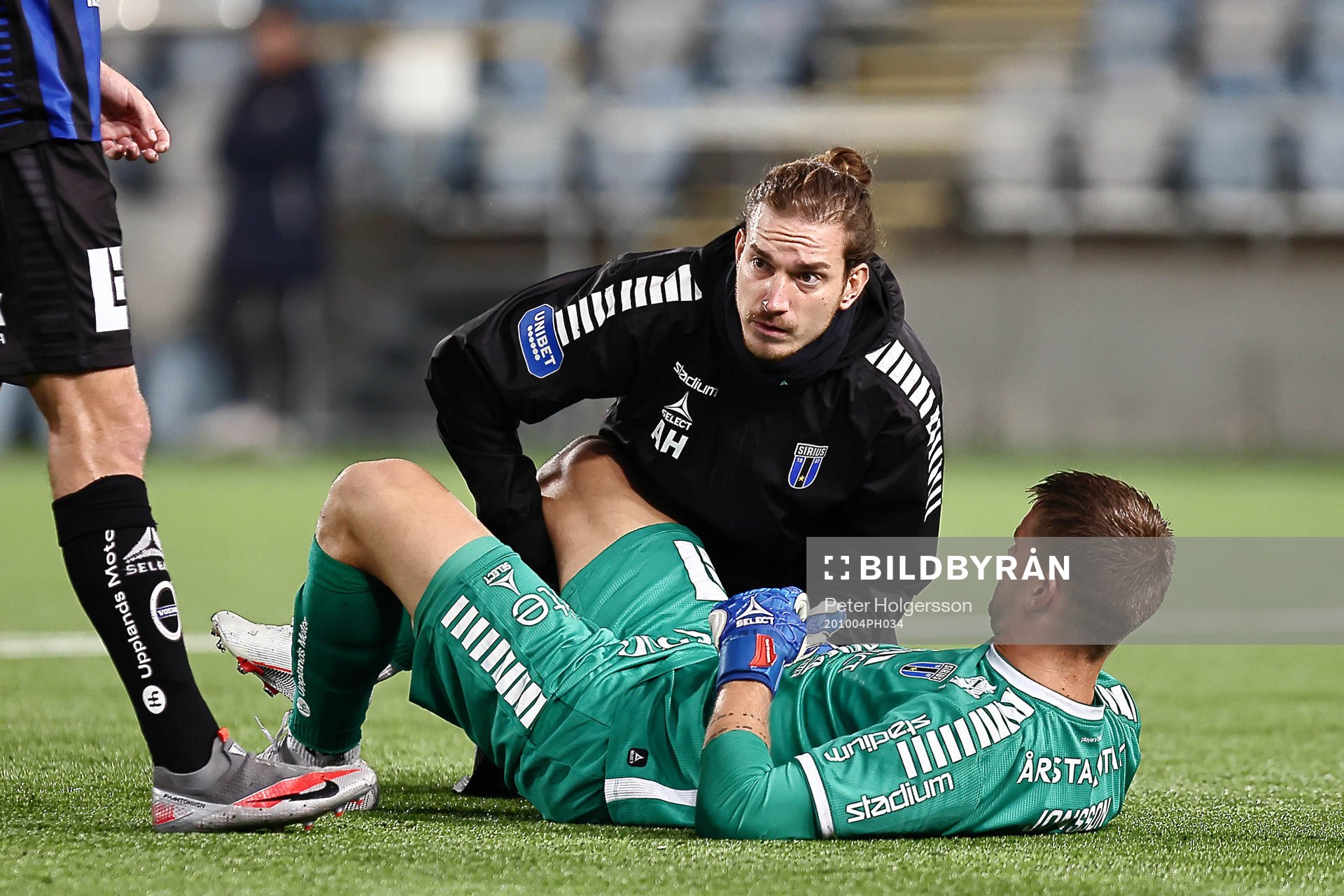 Sirius Naprapat Anton Hagberg behandlar Sirius målvakt