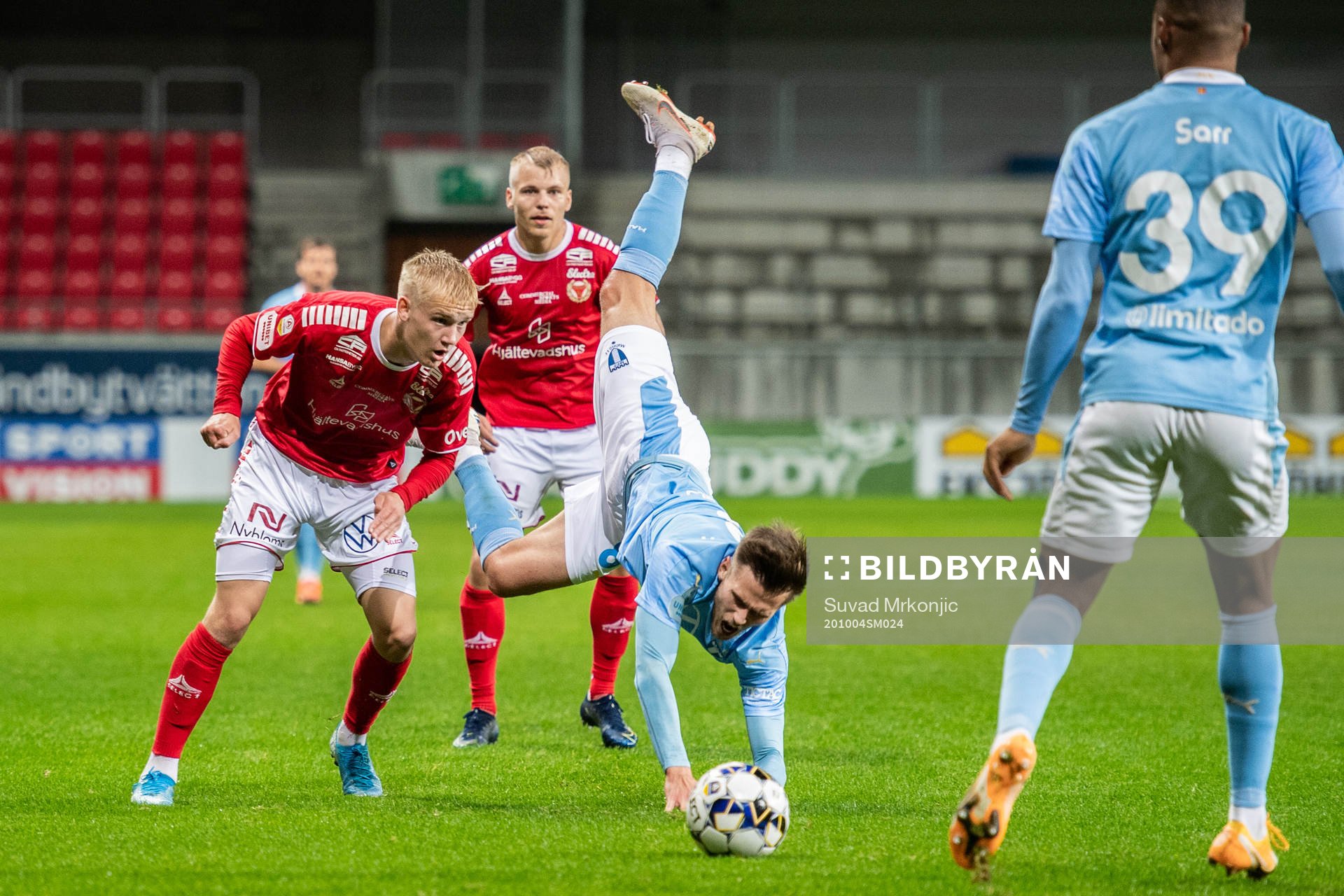 Kalmars Carl Gustafsson och Malmö FFs Arnór Traustason