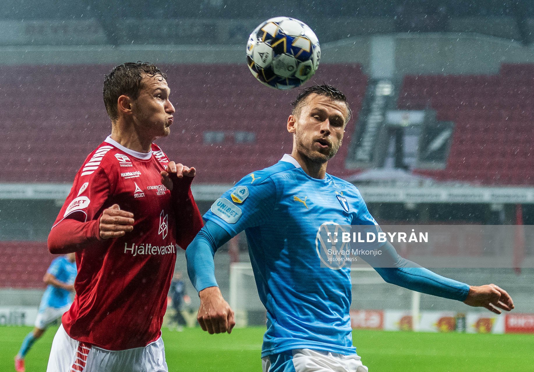 Kalmars Piotr Johansson och Malmö FFs Arnór Traustason