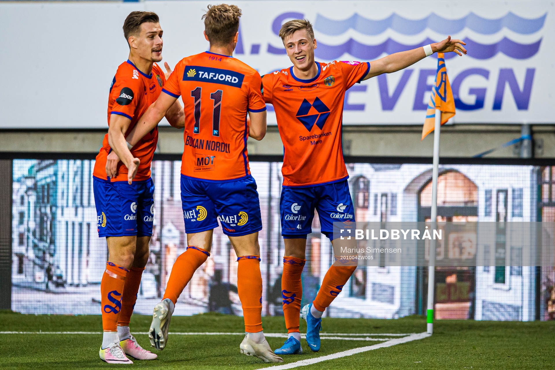 Markus Seehusen Karlsbakk of Aalesund celebrates after scoring the 1-0 goal during the Eliteserien match between Aalesund and Kristiansund on October 4, 2020 in Ålesund.