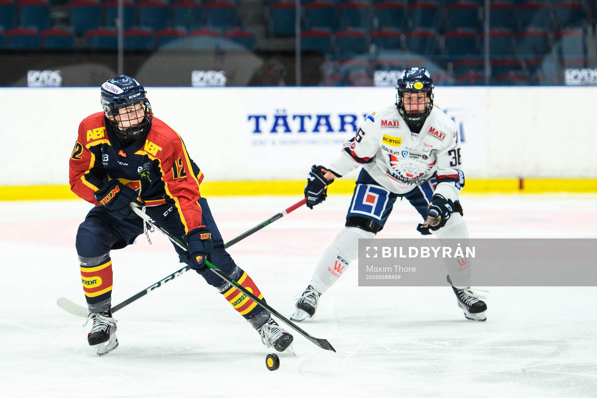 Djurgårdens Allie Munroe och Linköpings Emilie Kruse