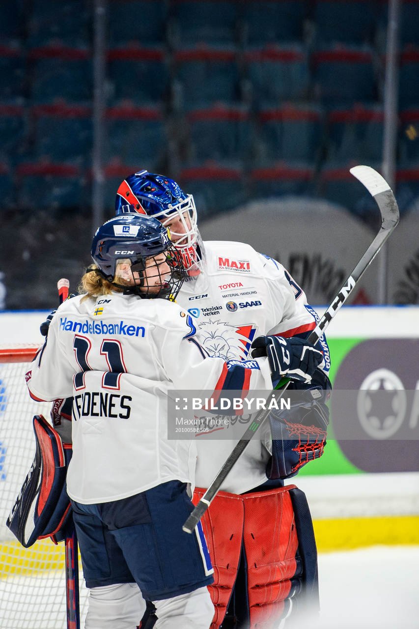 Linköpings Lene Tendenes och målvakt Stephanie Neatby