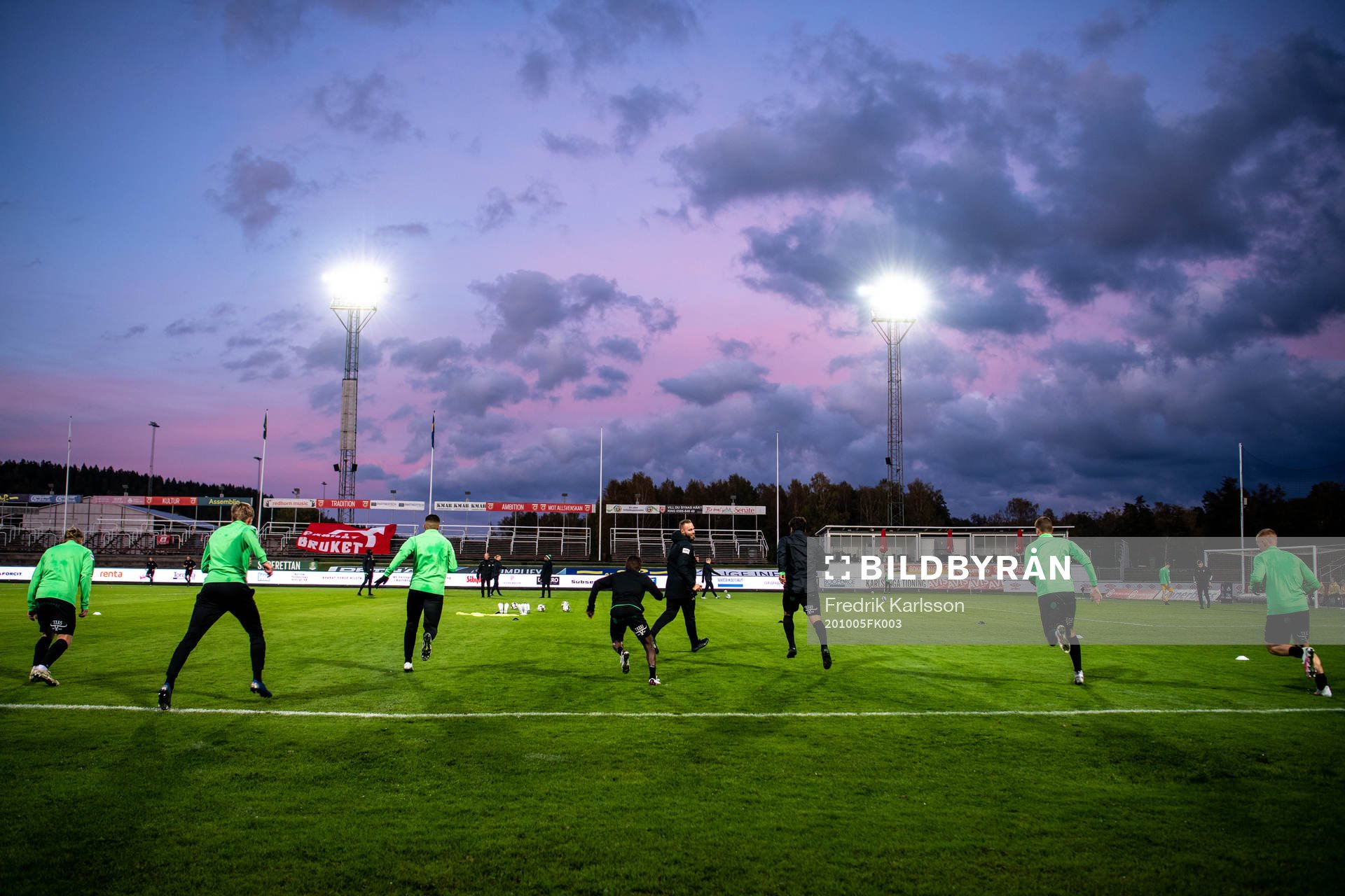 Västerås spelare värmer upp