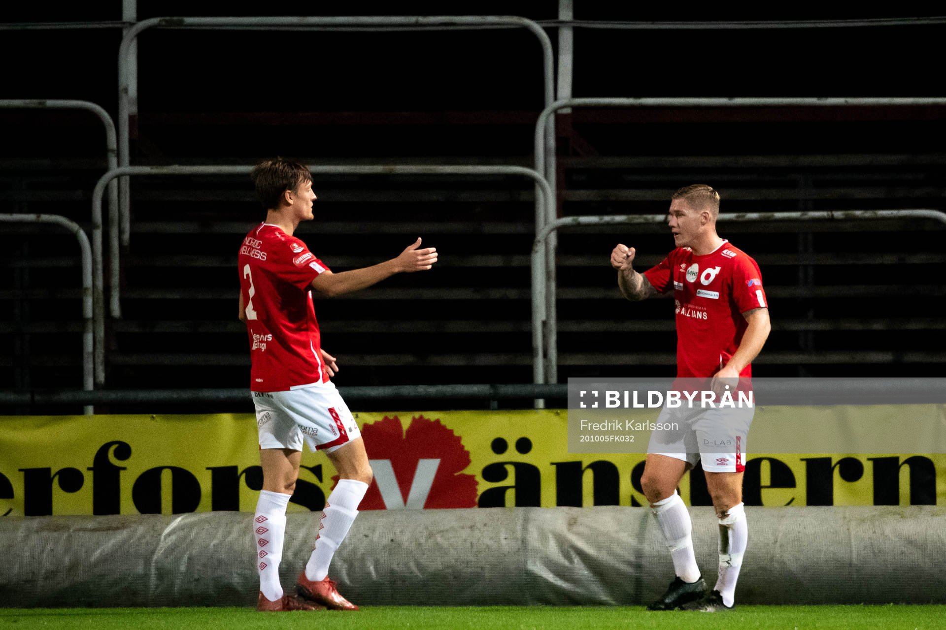 Degerfors Gustav Granath och Victor Edvardsen jublar