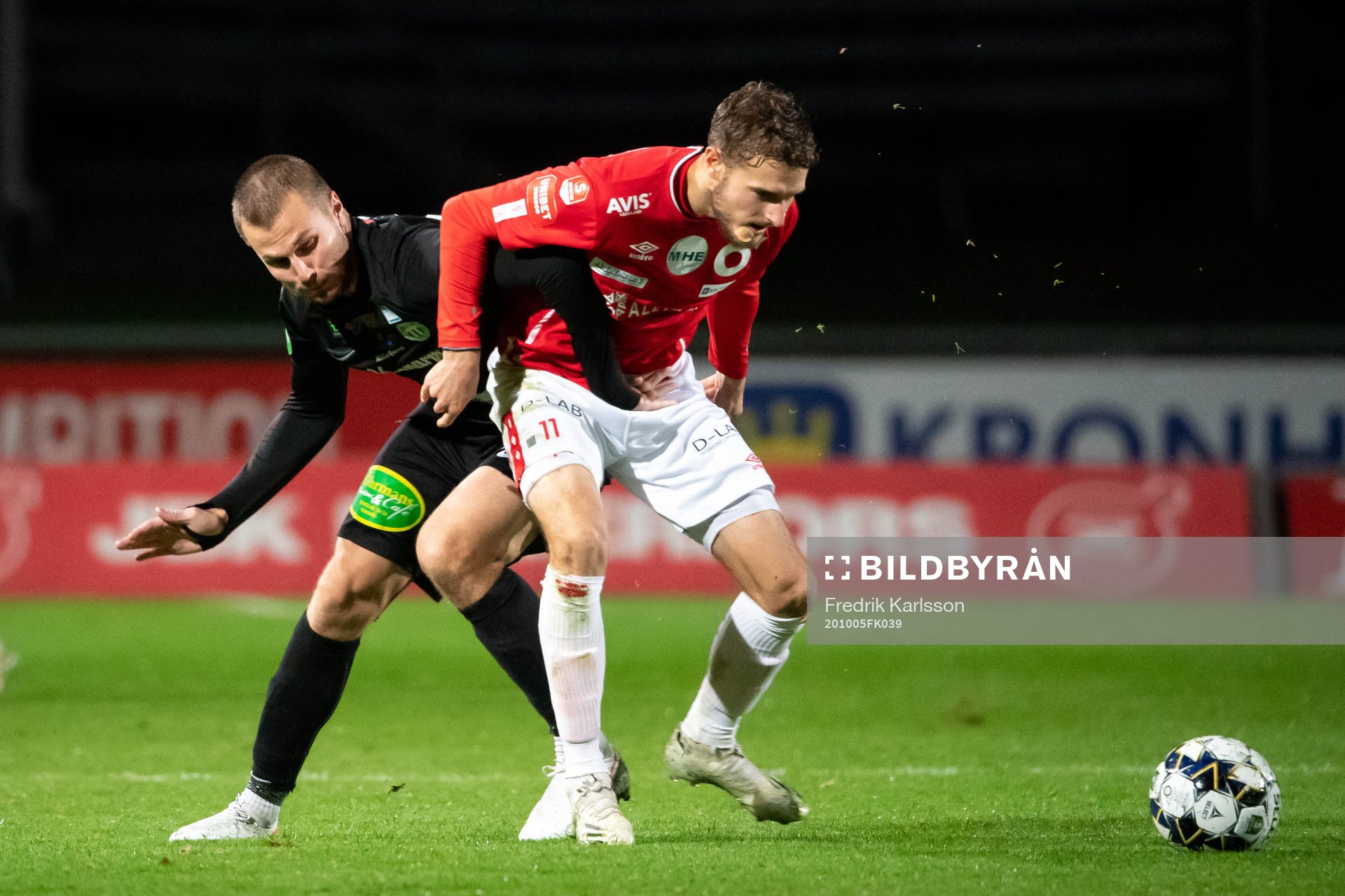 Västerås Jonas Hellgren och Degerfors Christos Gravius
