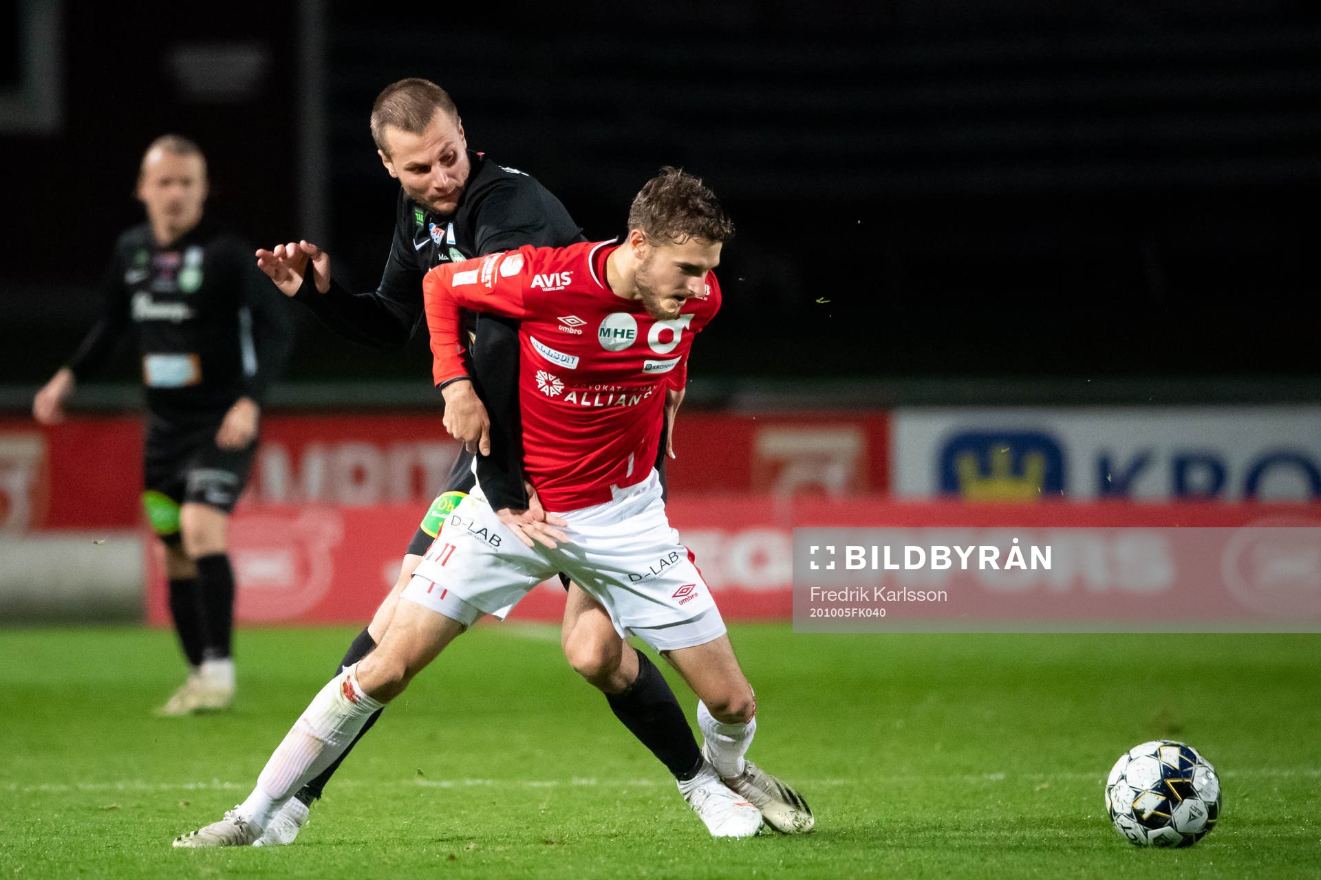 Västerås Jonas Hellgren och Degerfors Christos Gravius