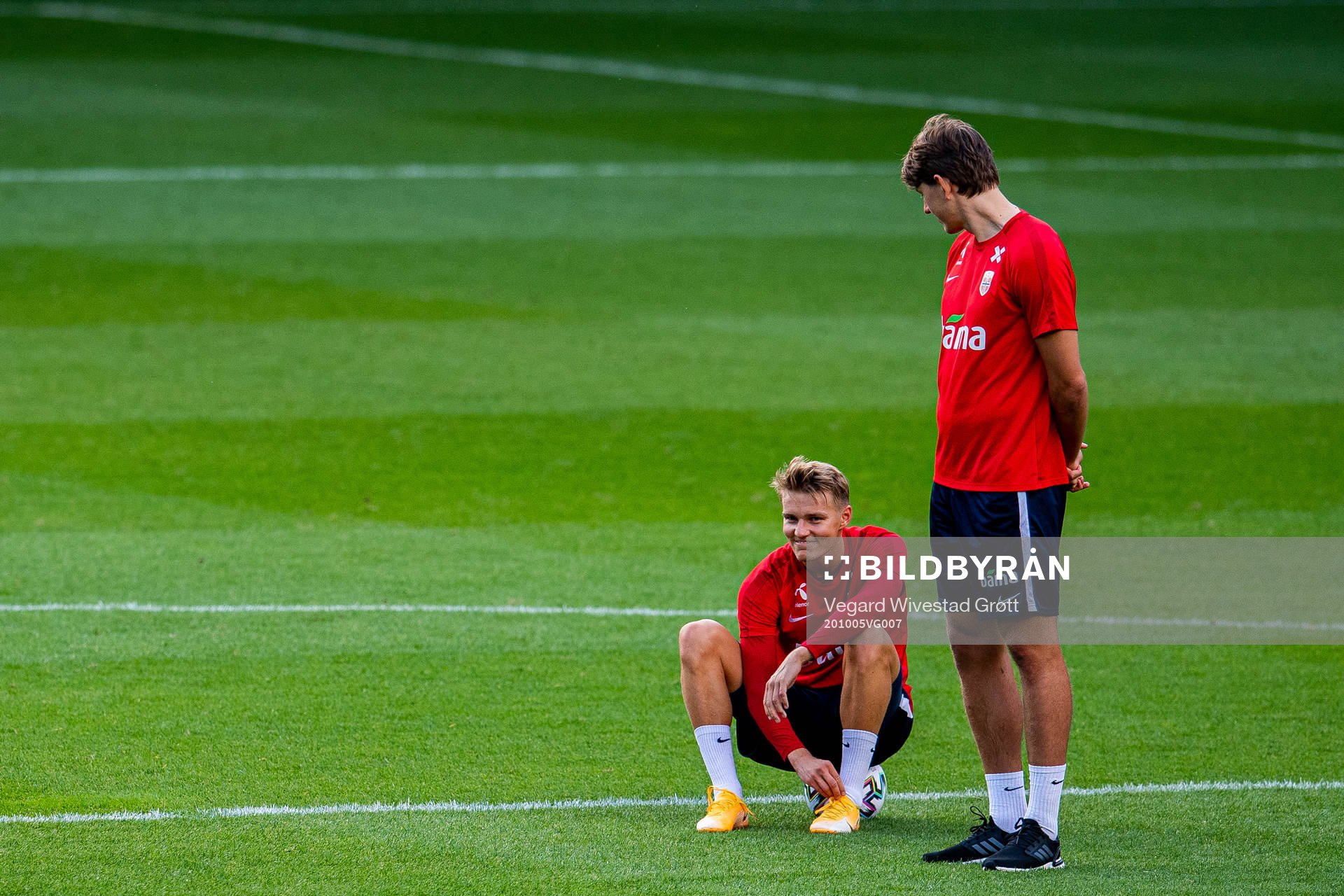 Martin Ødegaard and Sander Berge of the Norwegian national