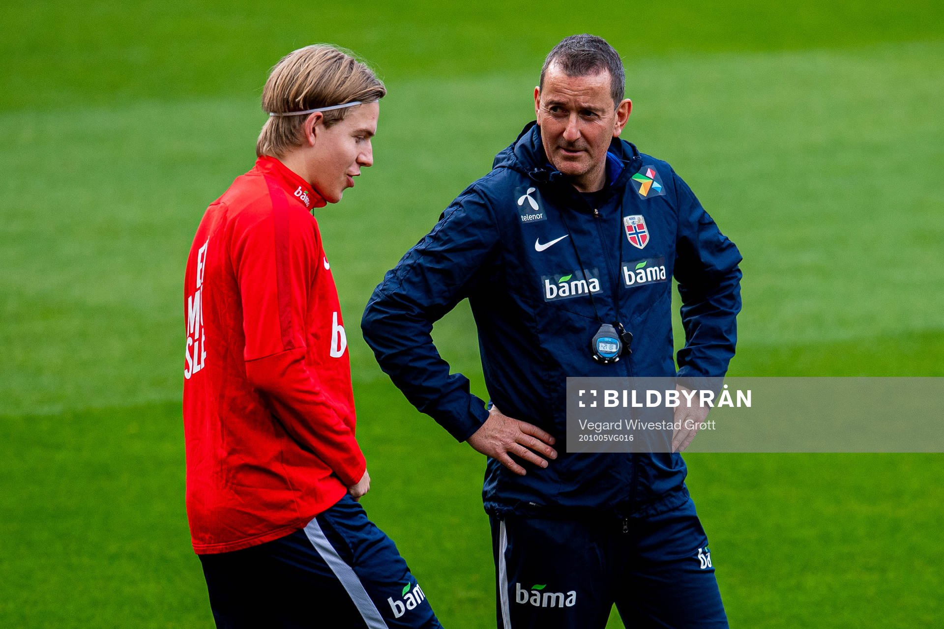 Jens Petter Hauge and Per Joar Hansen, assistant coach of