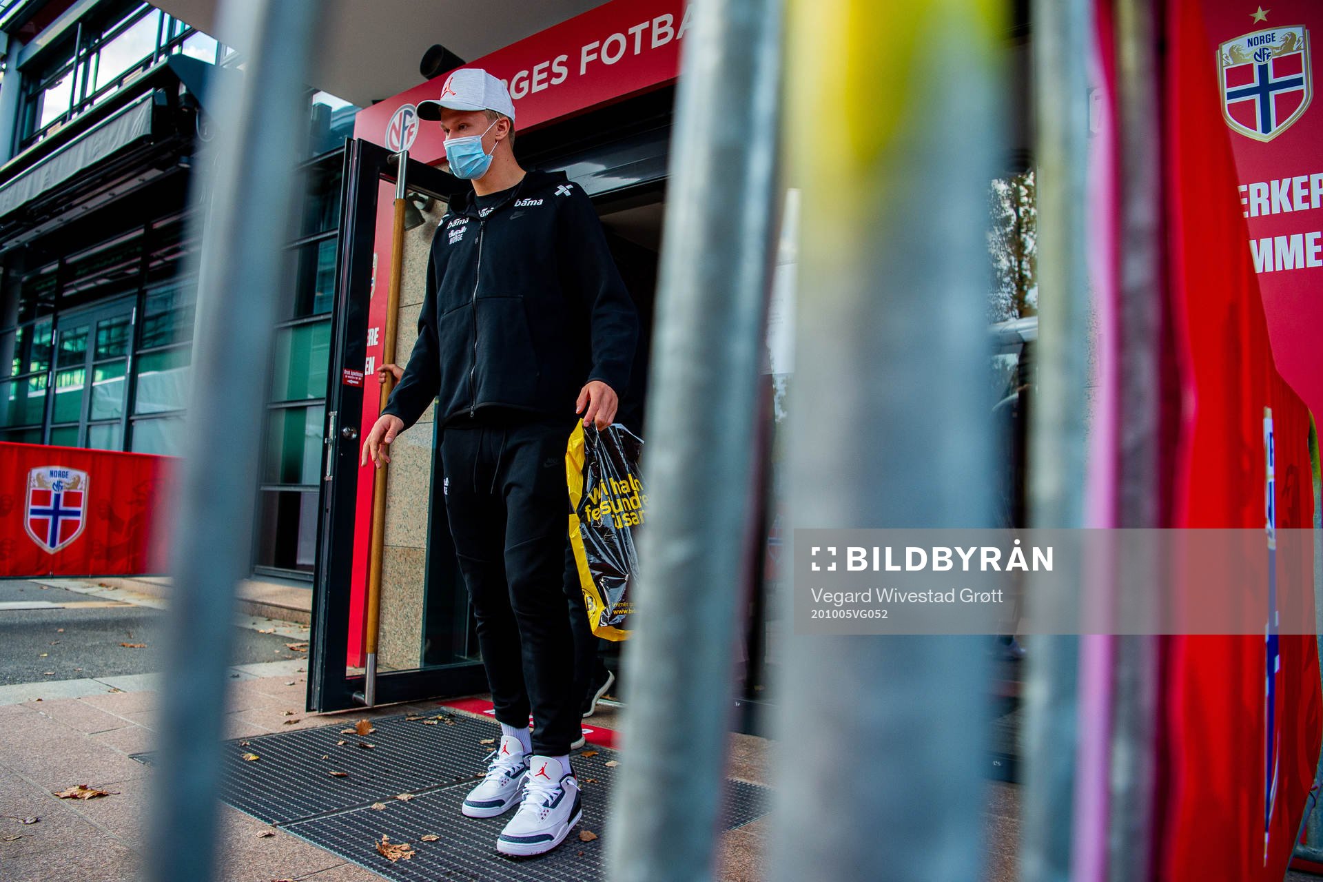 Erling Braut Haaland of the Norwegian national football team wearing a face mask after a training session on October 5, 2020 in Oslo.