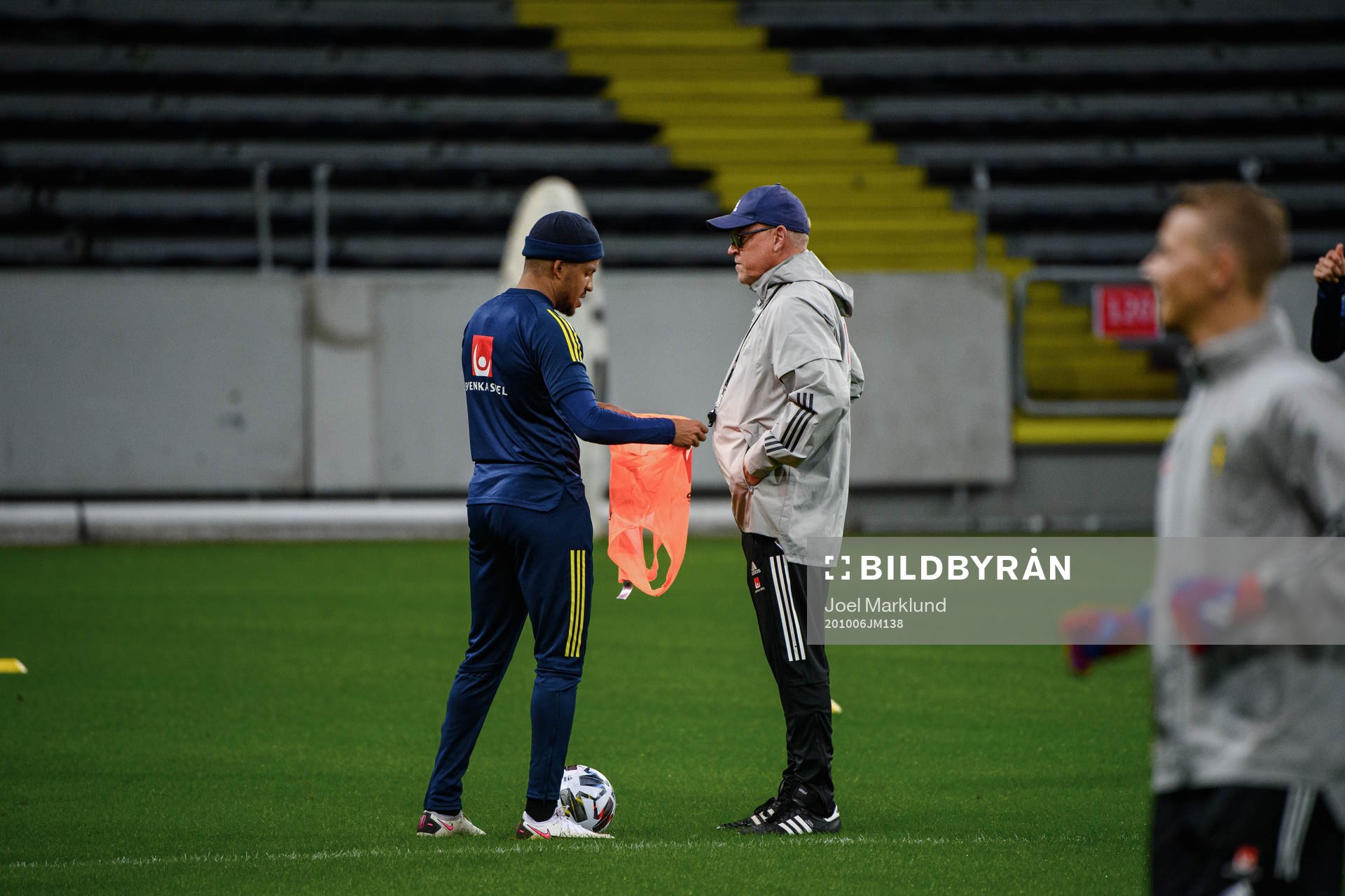 Martin Olsson and head coach Janne Andersson of the Swedish