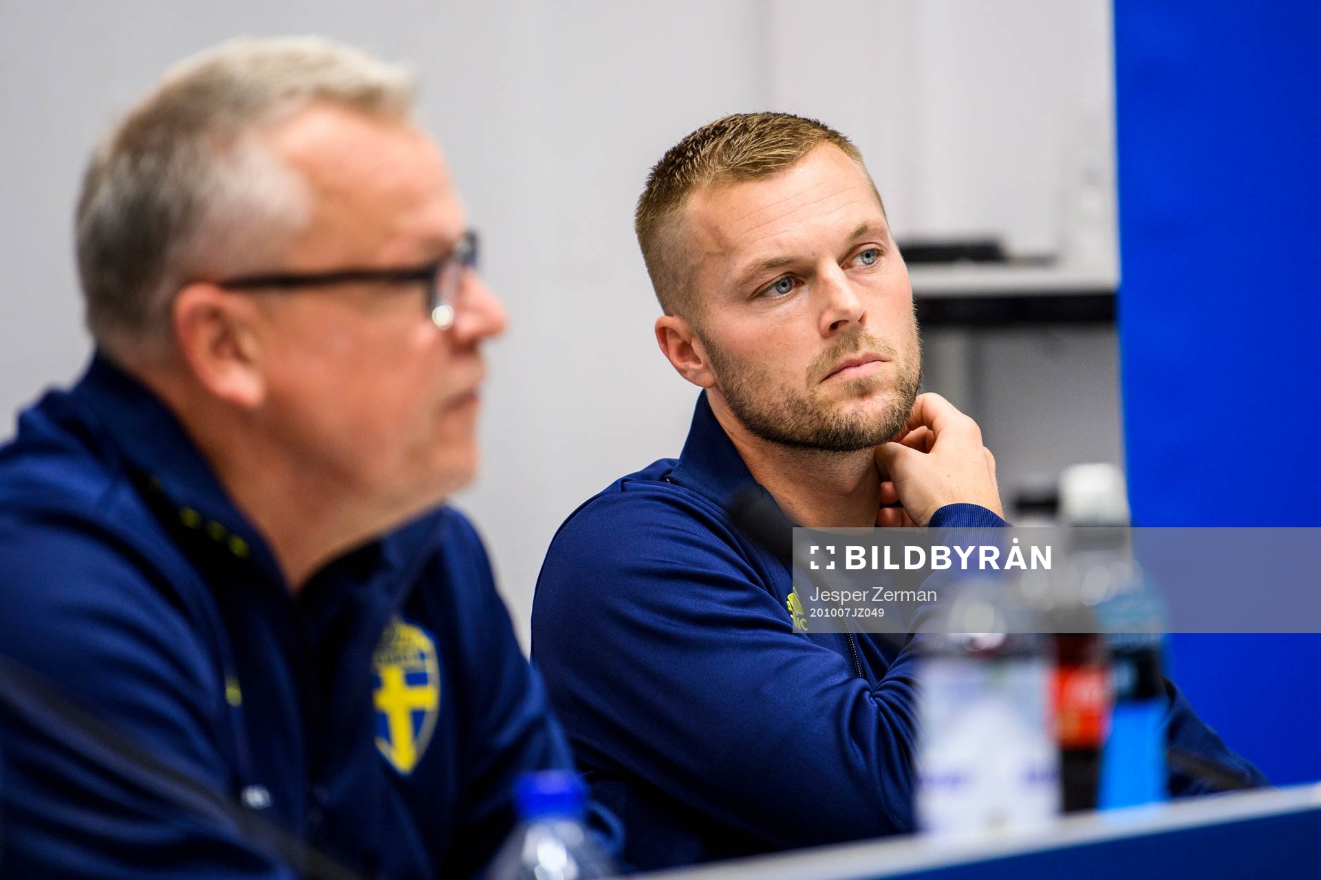 Head coach Janne Andersson and Sebastian Larsson of the