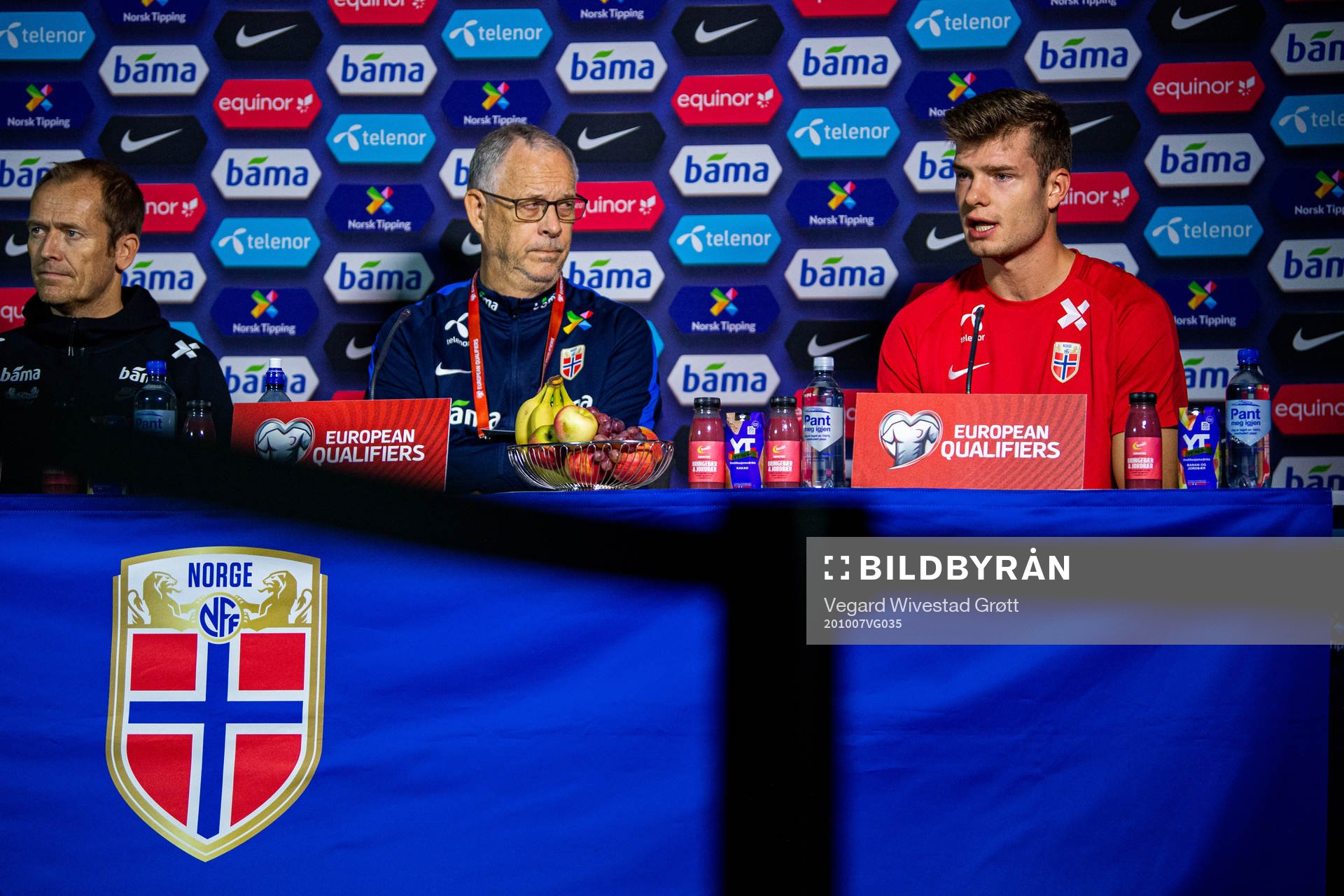 Svein Graff, head of media, Lars Lagerbäck, head coach,