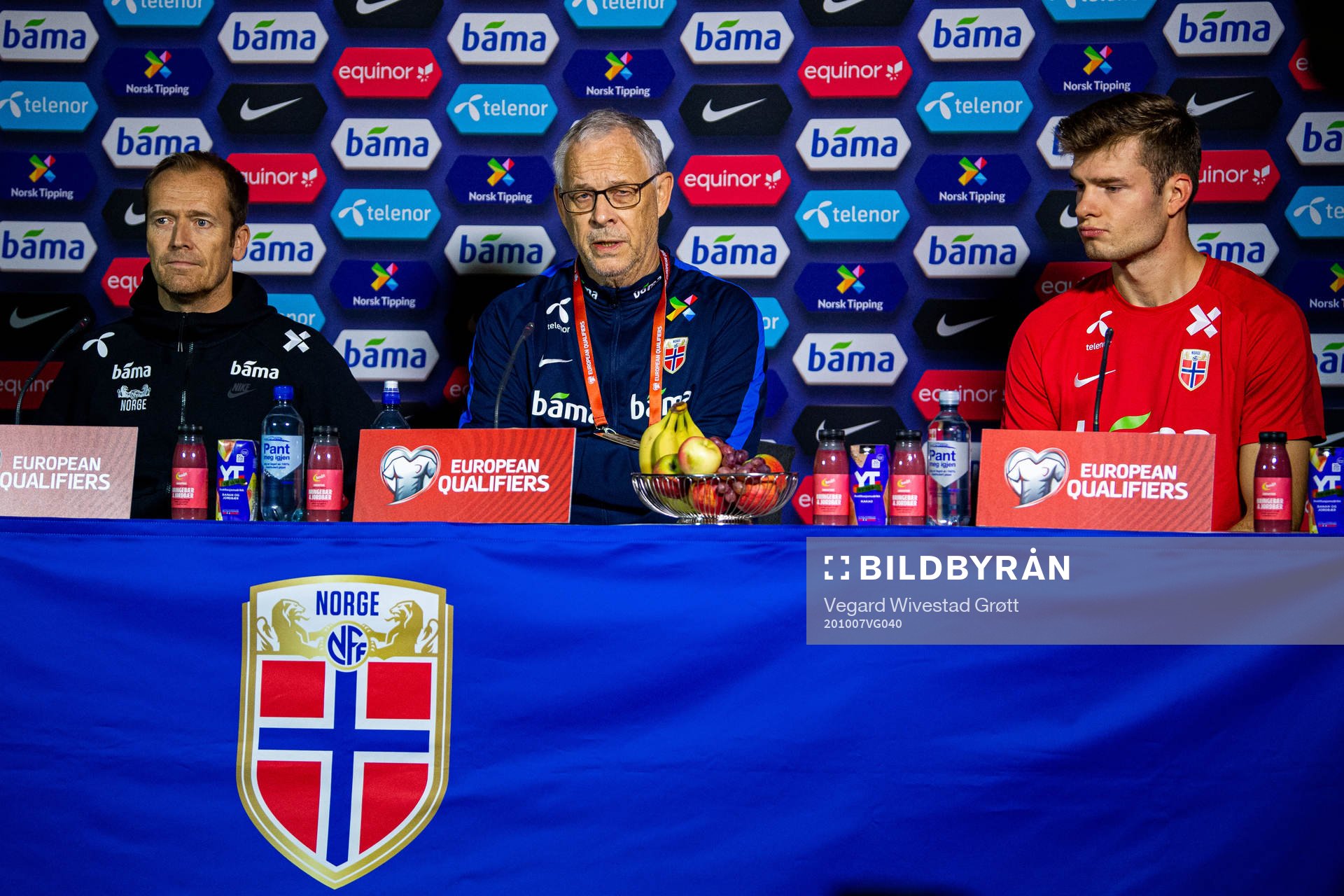 Svein Graff, head of media, Lars Lagerbäck, head coach,